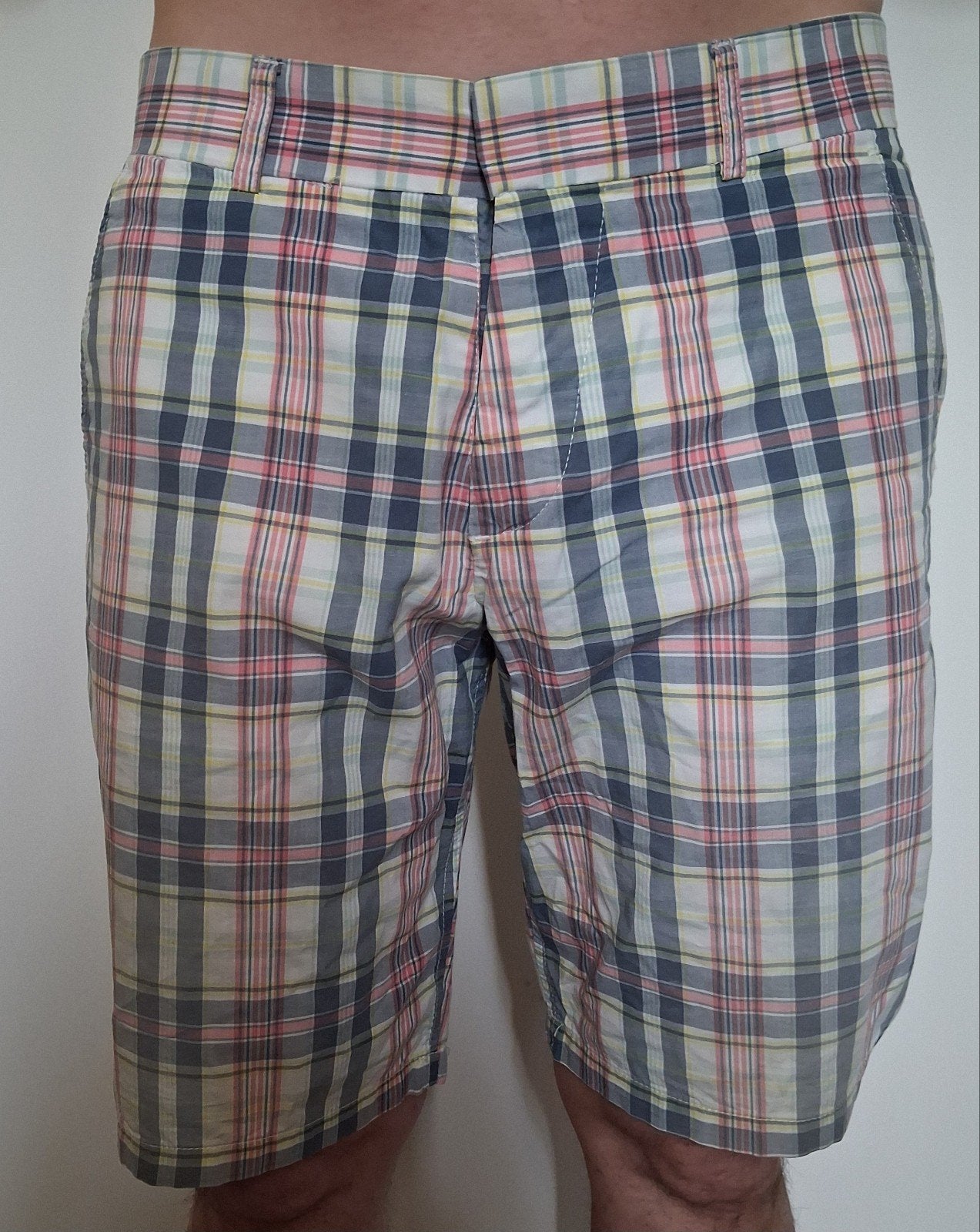 Geruite korte broek, Kleding | Heren, Broeken en Pantalons, Overige kleuren, Ophalen of Verzenden, Zo goed als nieuw, H&M