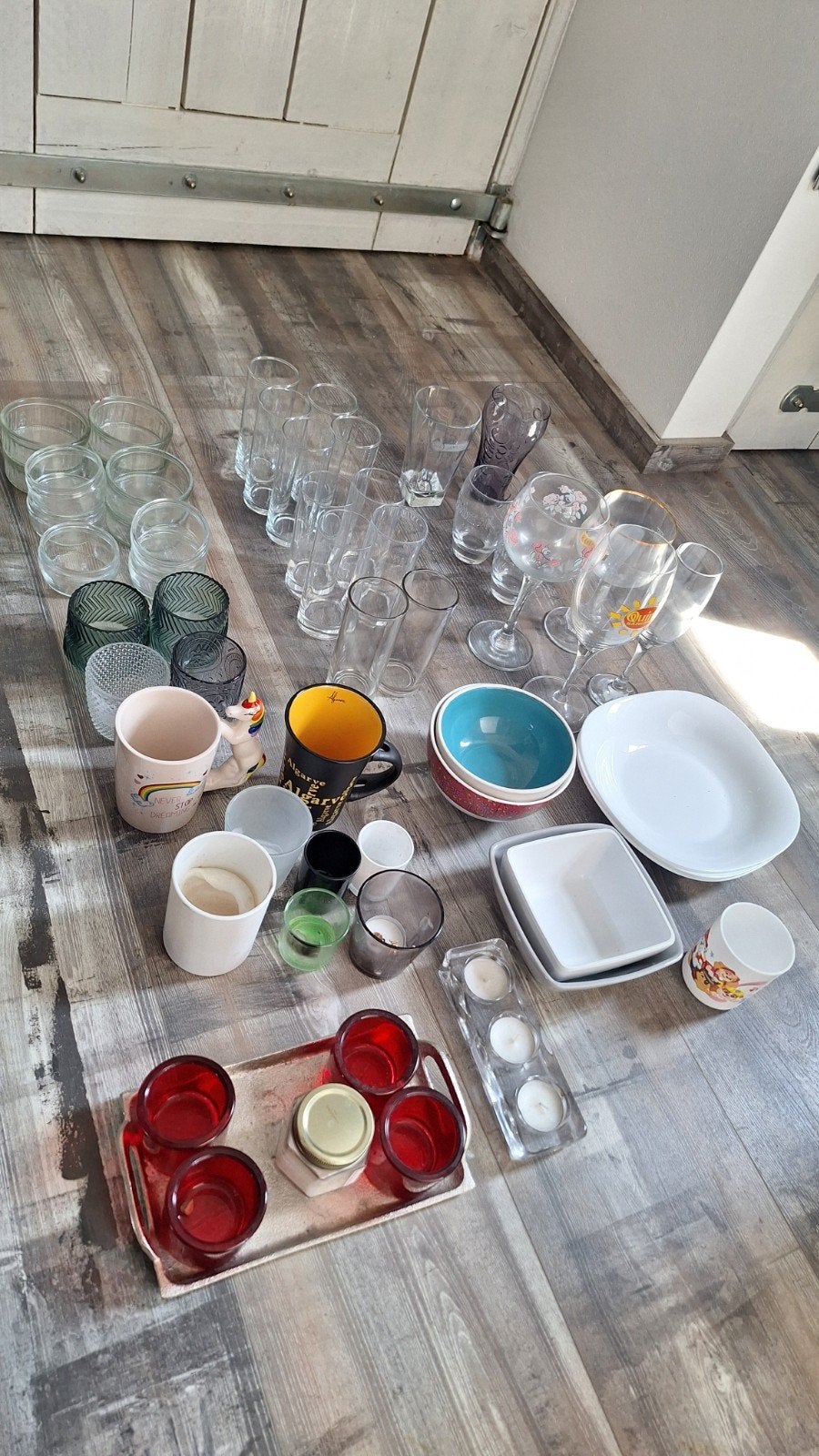 Diverse glazen, mokken, kommen en borden Coca-Cola chocomel, Ophalen, Gebruikt, Glas, Bord(en)