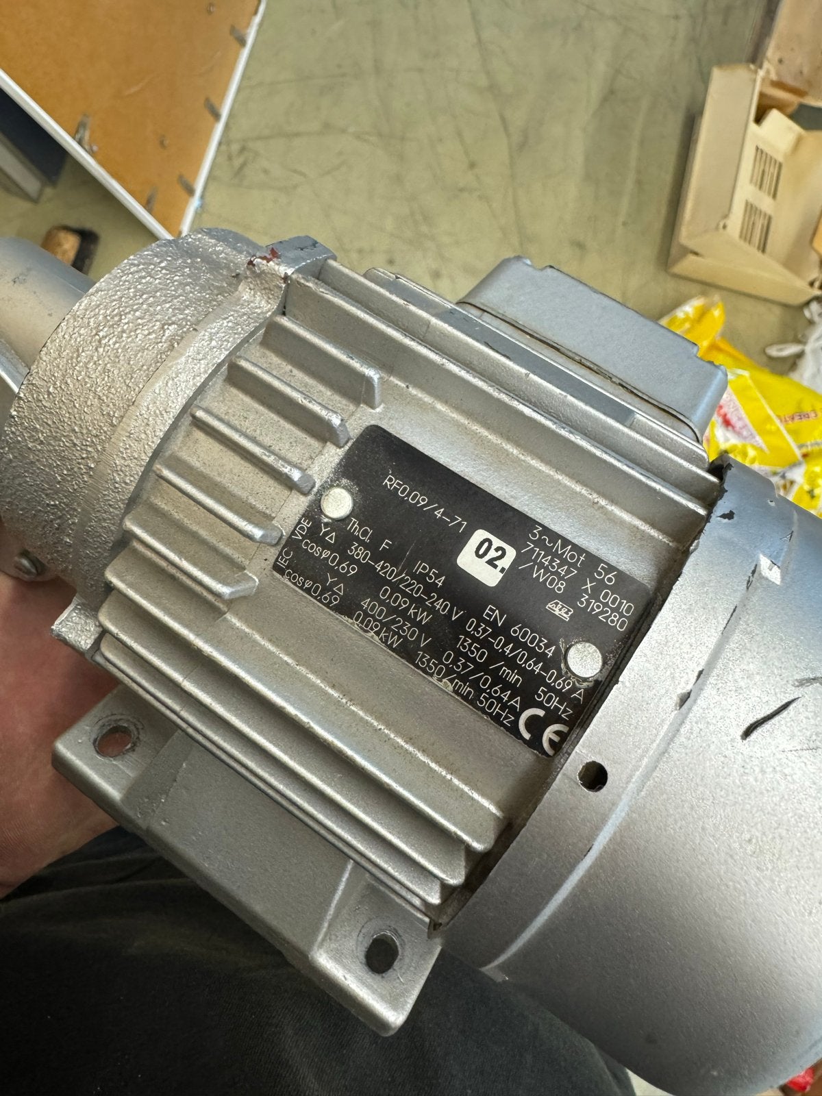 ABB Elektromotor 0.09kW 3-fase met borstelopzetstuk, Doe-het-zelf en Verbouw, Motoren, Ophalen of Verzenden, Gebruikt, Elektromotor
