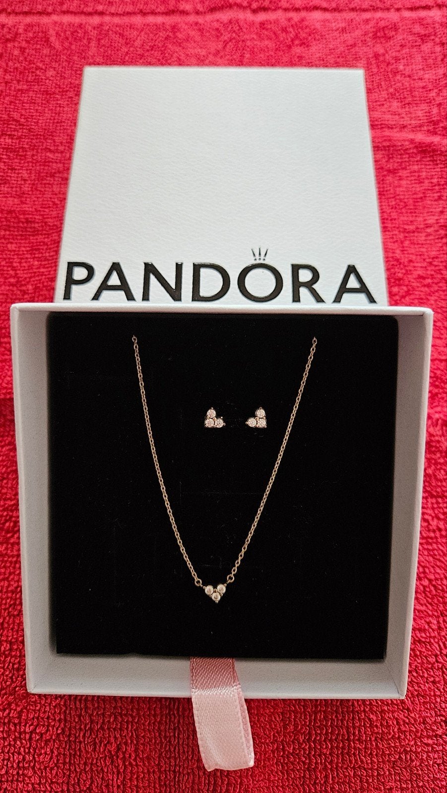 Pandora ketting en oorbellen set met hartjes en kristal, Met kristal, Ophalen of Verzenden, Zo goed als nieuw, Zilver