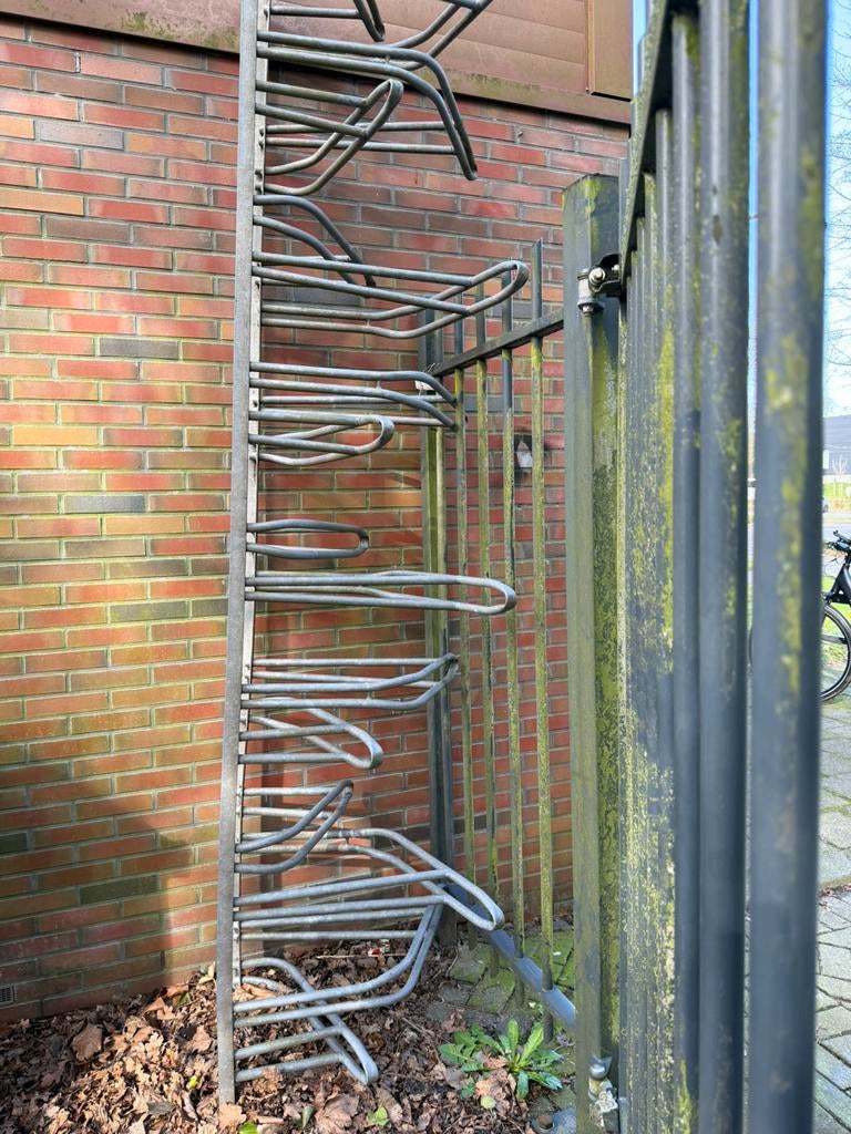 Fietsenrek 16 fietsen 3 meter, Ophalen, Gebruikt