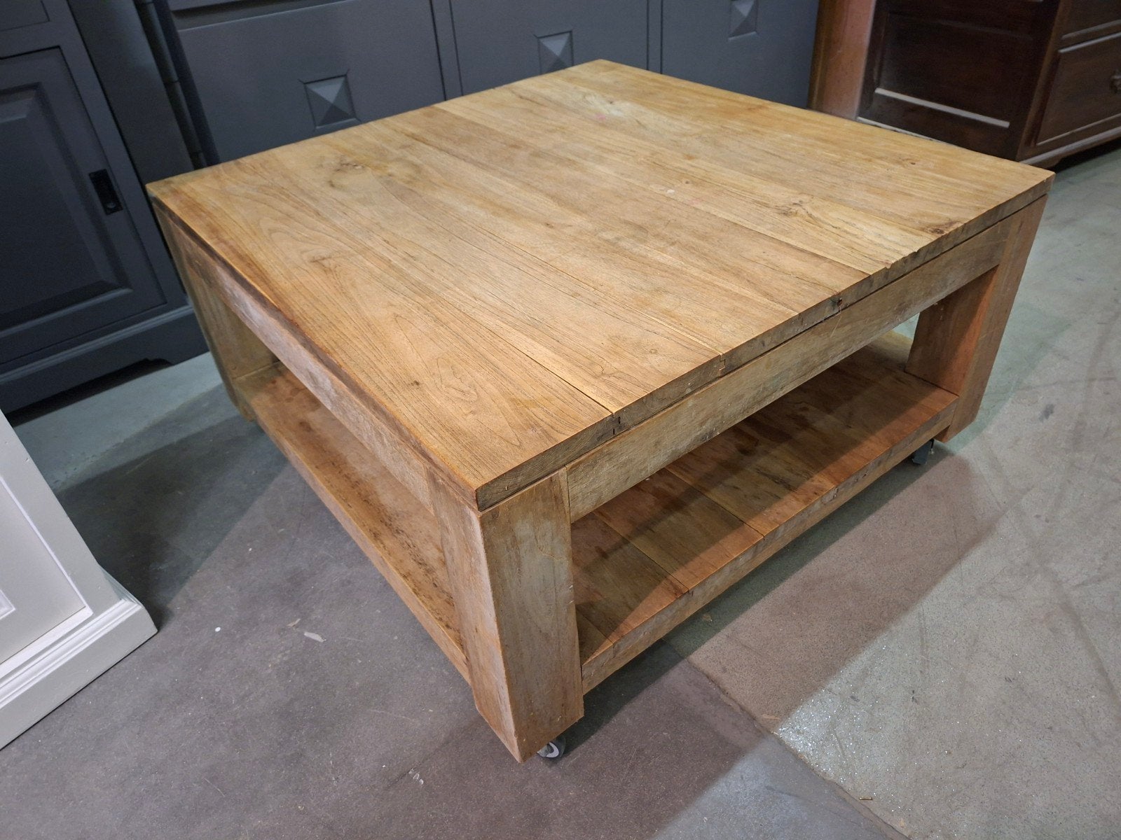 Massief salontafel., Huis en Inrichting, Ophalen, Gebruikt, 100 tot 150 cm, 50 tot 100 cm