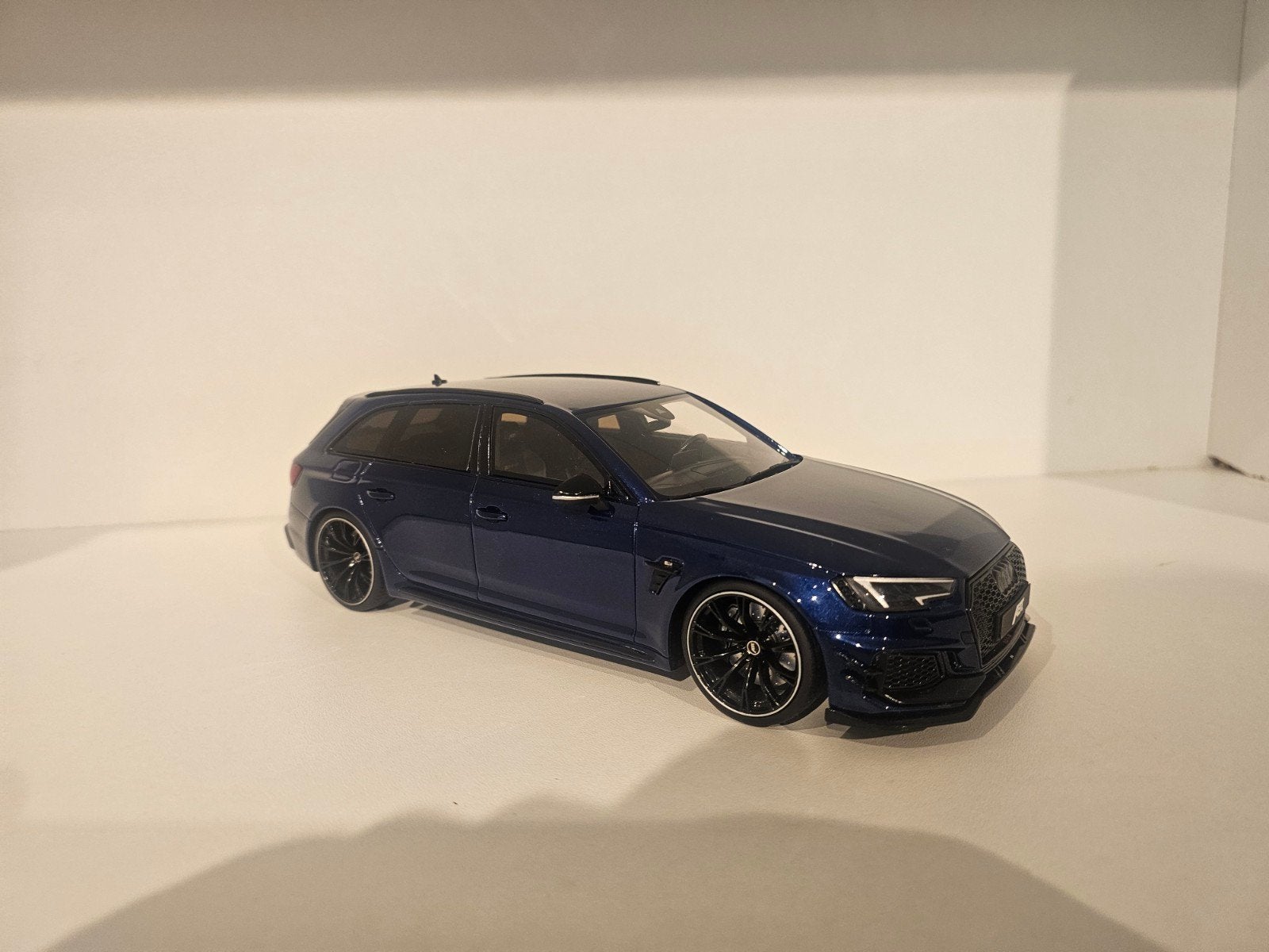 GT SPIRIT KJ031 Audi RS4 Avant ABT Asian Edition 1:18, Ophalen of Verzenden, Zo goed als nieuw