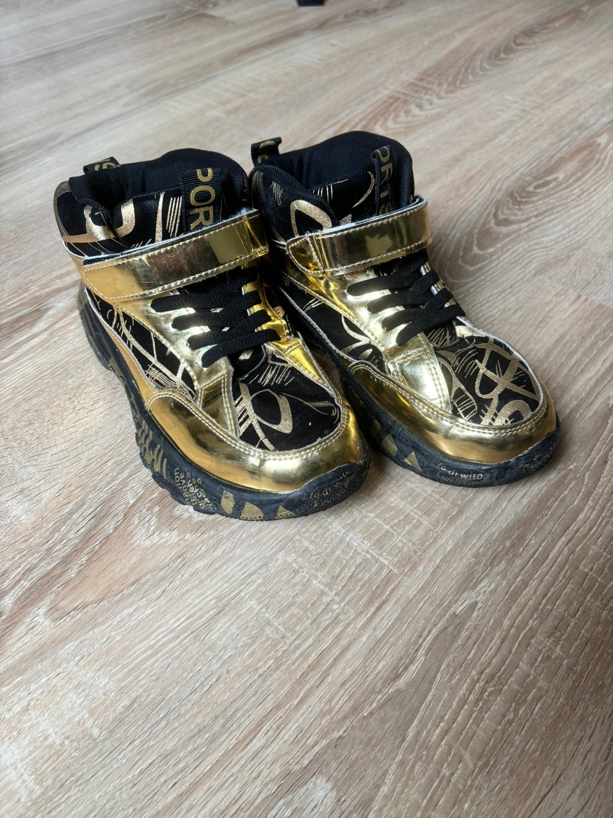 Goudkleurige schoenen maat 38.5, Jongen of Meisje, Schoenen, Ophalen of Verzenden, Zo goed als nieuw