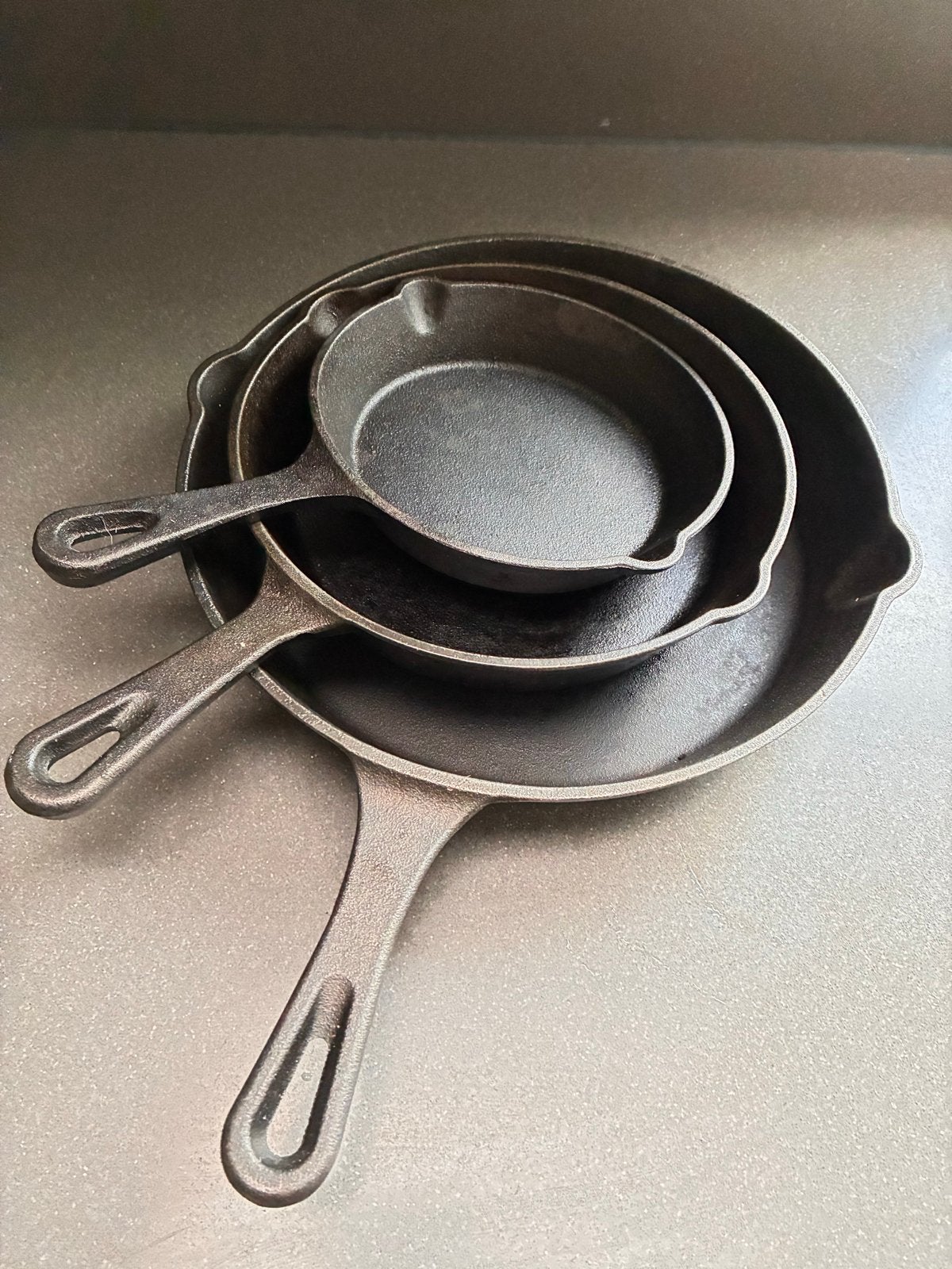 Gietijzeren Koekenpannen Set - 3 Maten (15, 20, 25 cm), Ophalen, Gebruikt, Gietijzer, Pannenset