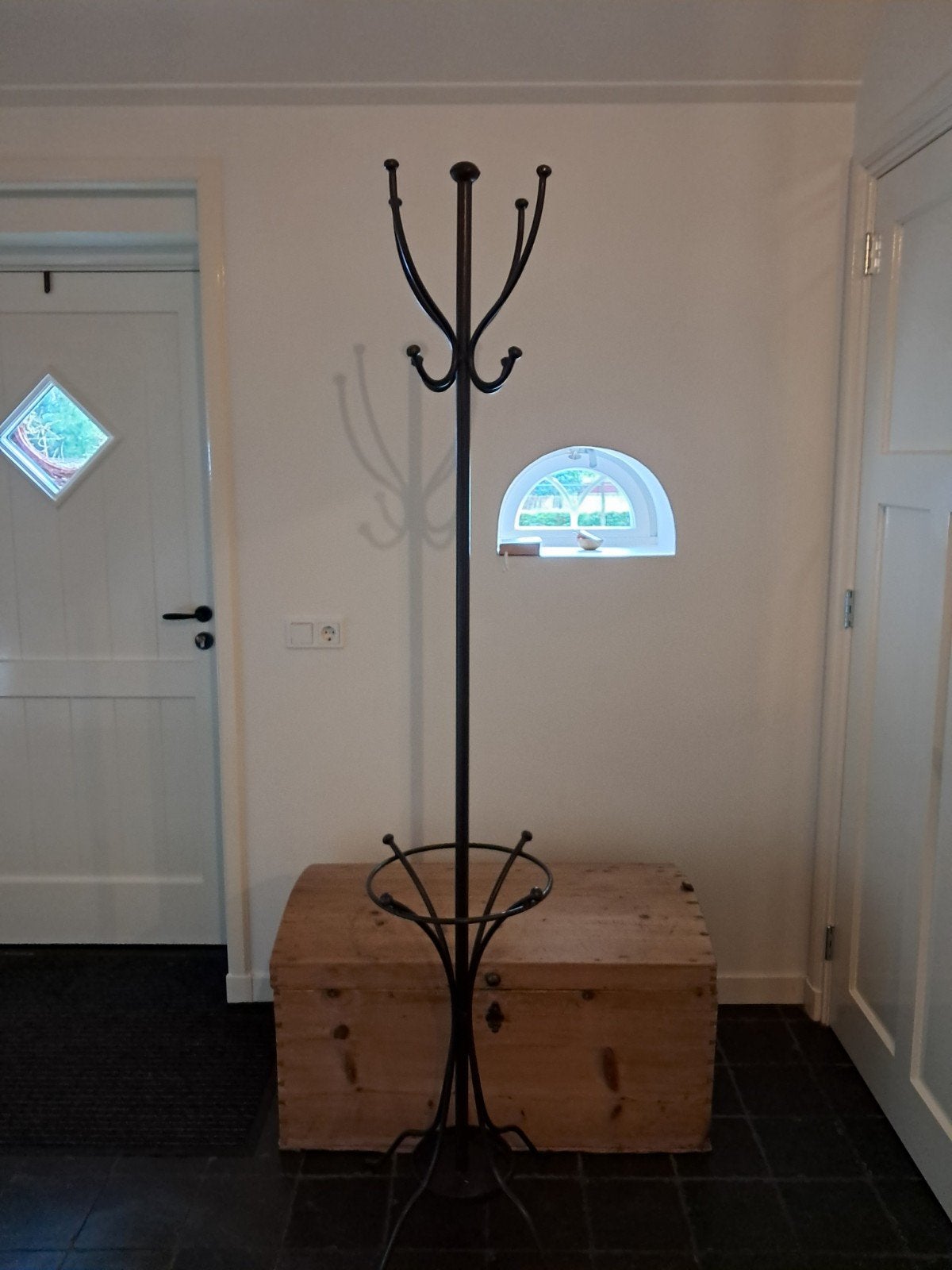 Staande metalen kapstok, Huis en Inrichting, Ophalen, 200 cm of meer, Zo goed als nieuw, Metaal