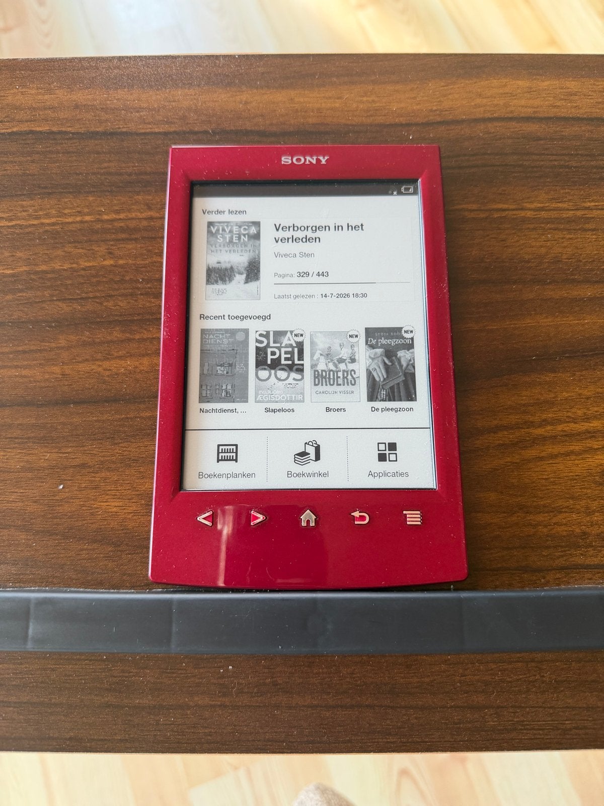 Sony Reader PRS-T2 E-reader Rood incl. Hoesje, Ophalen of Verzenden, Gebruikt, 4 GB of minder, Touchscreen