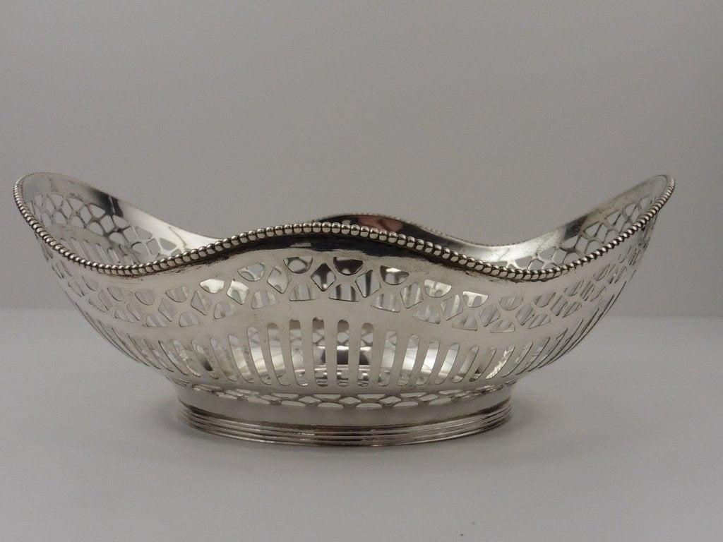 Zilveren broodschaal                                     Z28, Ophalen of Verzenden, Zilver