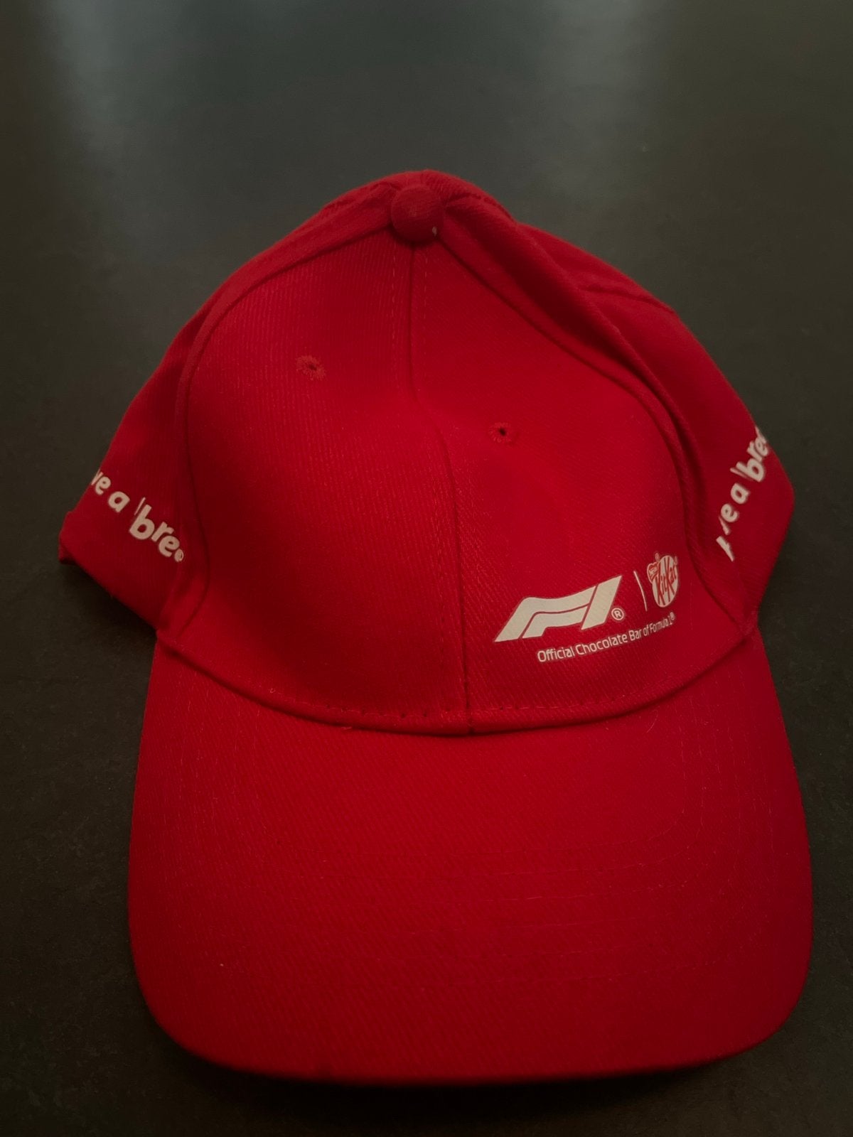 Rode Formule 1 pet - Official Chocolate Bar, Ophalen of Verzenden, Zo goed als nieuw, One size fits all, Pet