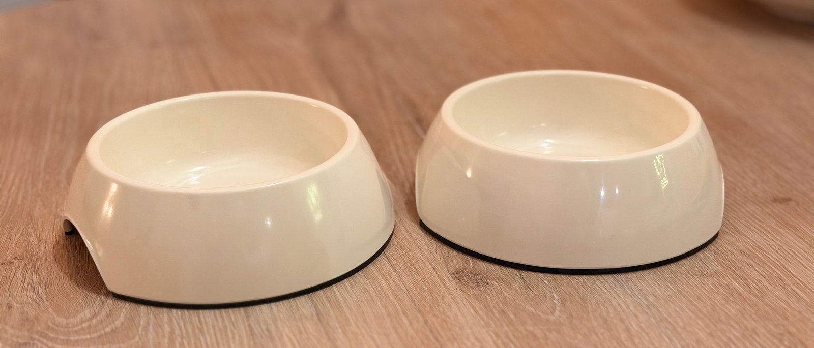Katten voerbakjes wit plastic antislip, Dieren en Toebehoren, Ophalen of Verzenden, Zo goed als nieuw