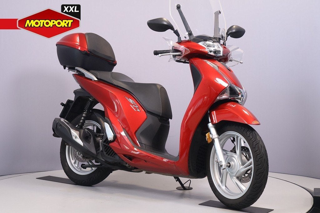 Honda SH 150 (bj 2017), Motoren, Motoren | Honda, Scooter, Honda Motor Europe Ltd, Bedrijf, Customer.service@honda-eu.com