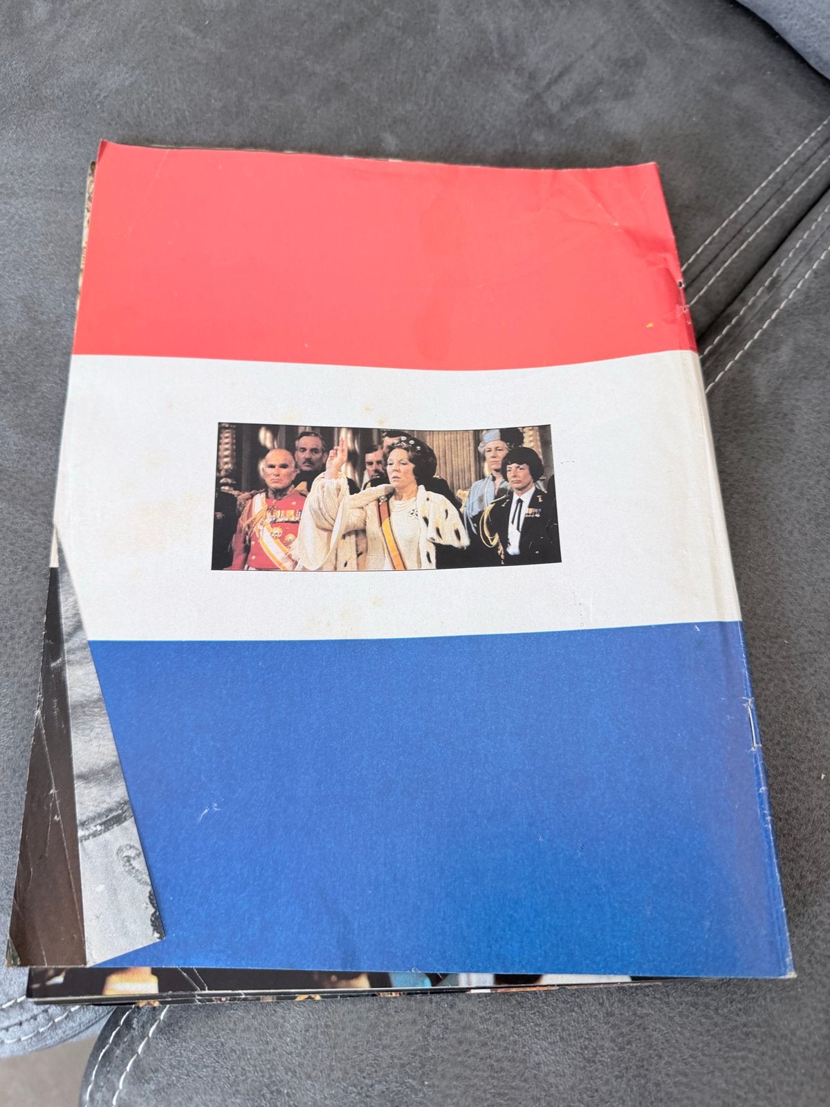 Koningin Beatrix Herinneringsalbum 30 April 1980 & Privé, Boeken, Ophalen of Verzenden, Gelezen, Gossip of Showbizz