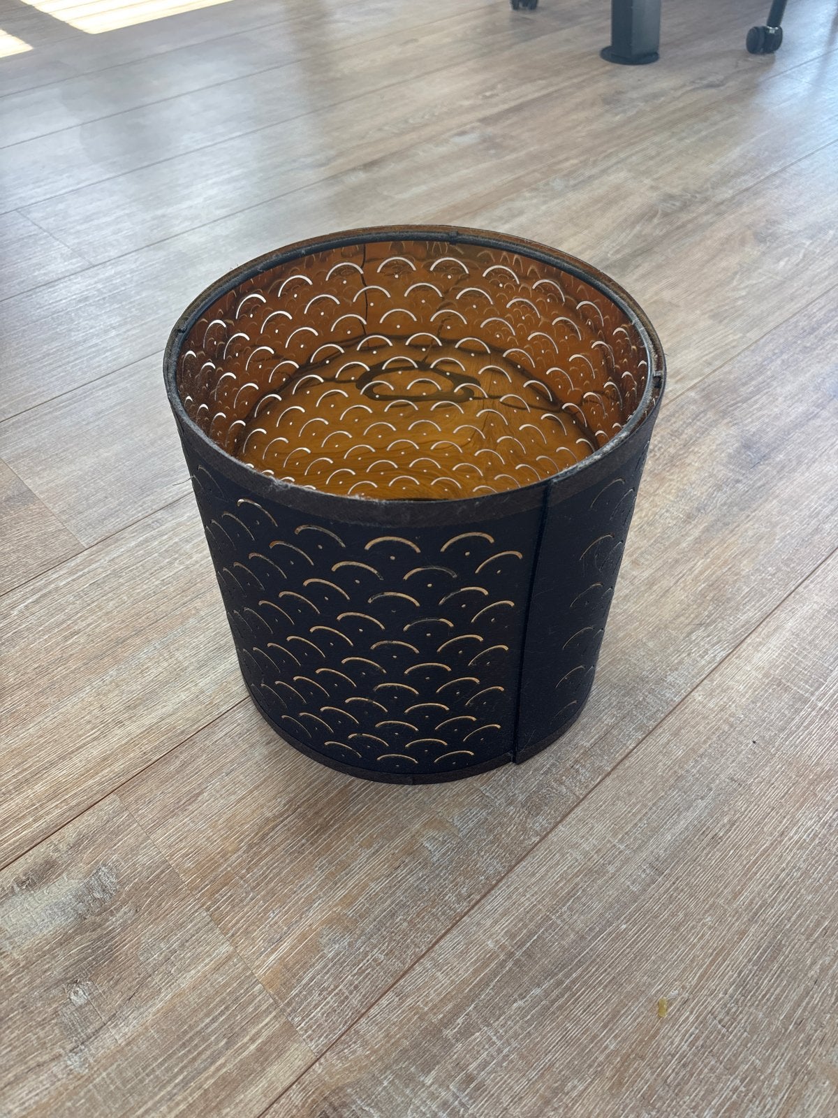 Zwarte lampenkap met gouden binnenkant, Metaal, Gebruikt, Overige typen, Zwart
