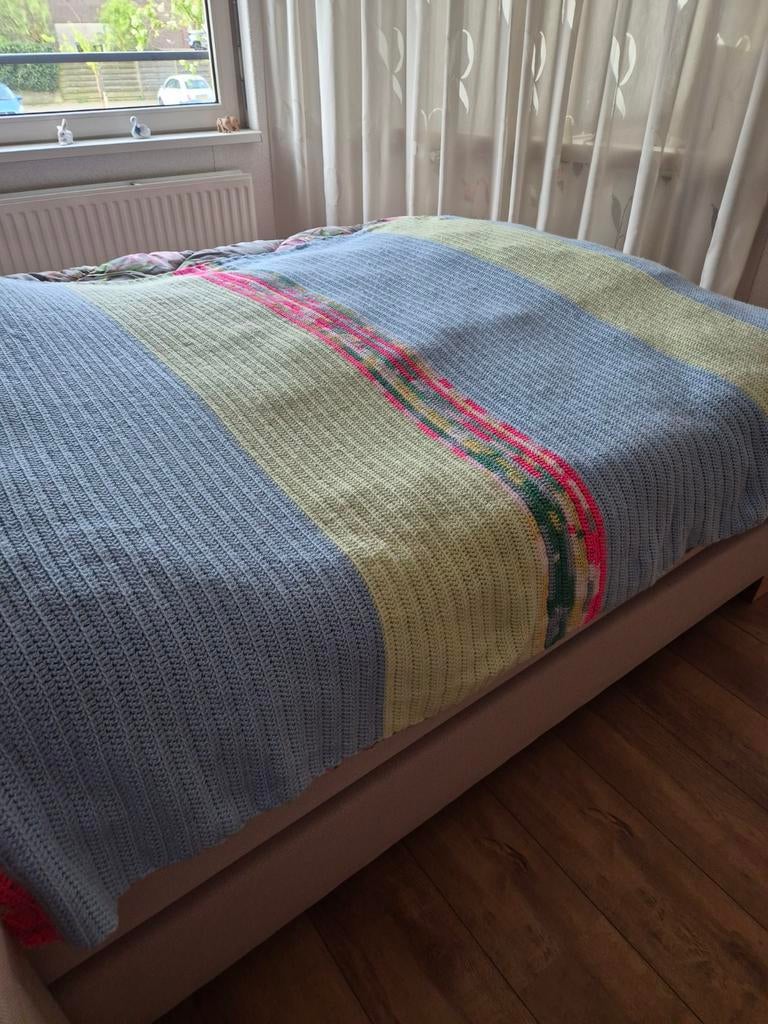 Gehaakte beddensprei, Huis en Inrichting, Slaapkamer | Beddengoed, Ophalen of Verzenden, Nieuw, Eenpersoons, Overige typen