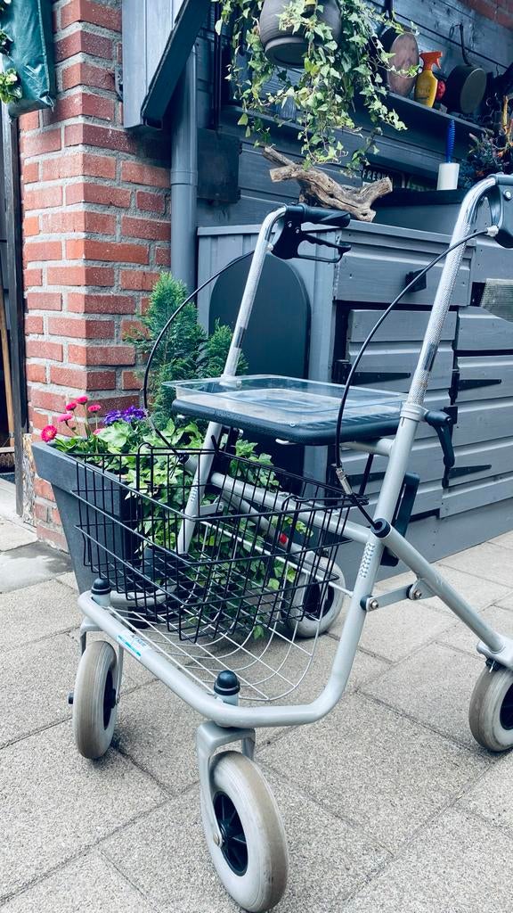 Rollator, Diversen, Rollators, Ophalen of Verzenden, Zo goed als nieuw