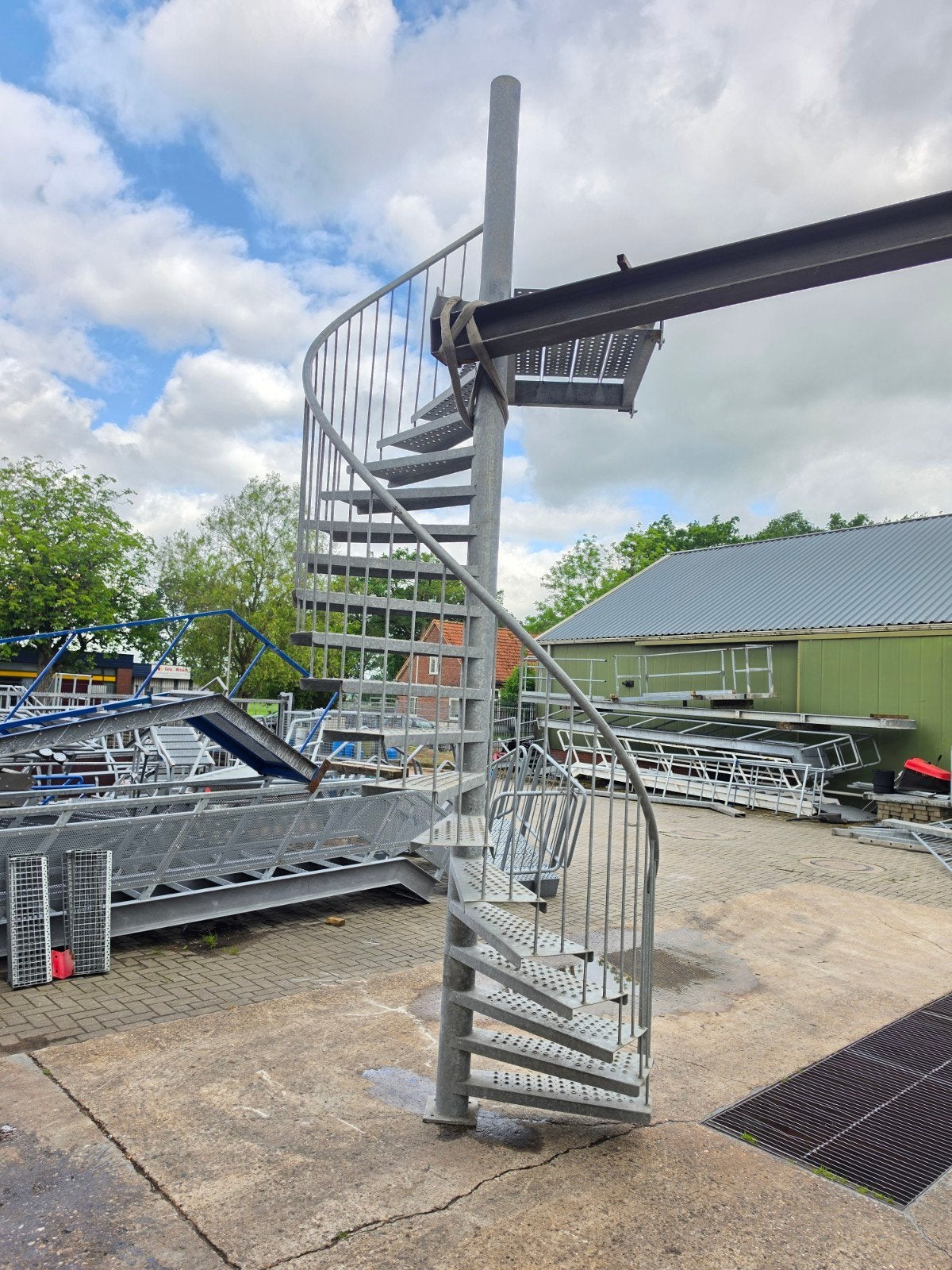 Wenteltrap gegalv. Hoog 3,95mtr nor093, Ophalen, Zo goed als nieuw, 2 tot 4 meter