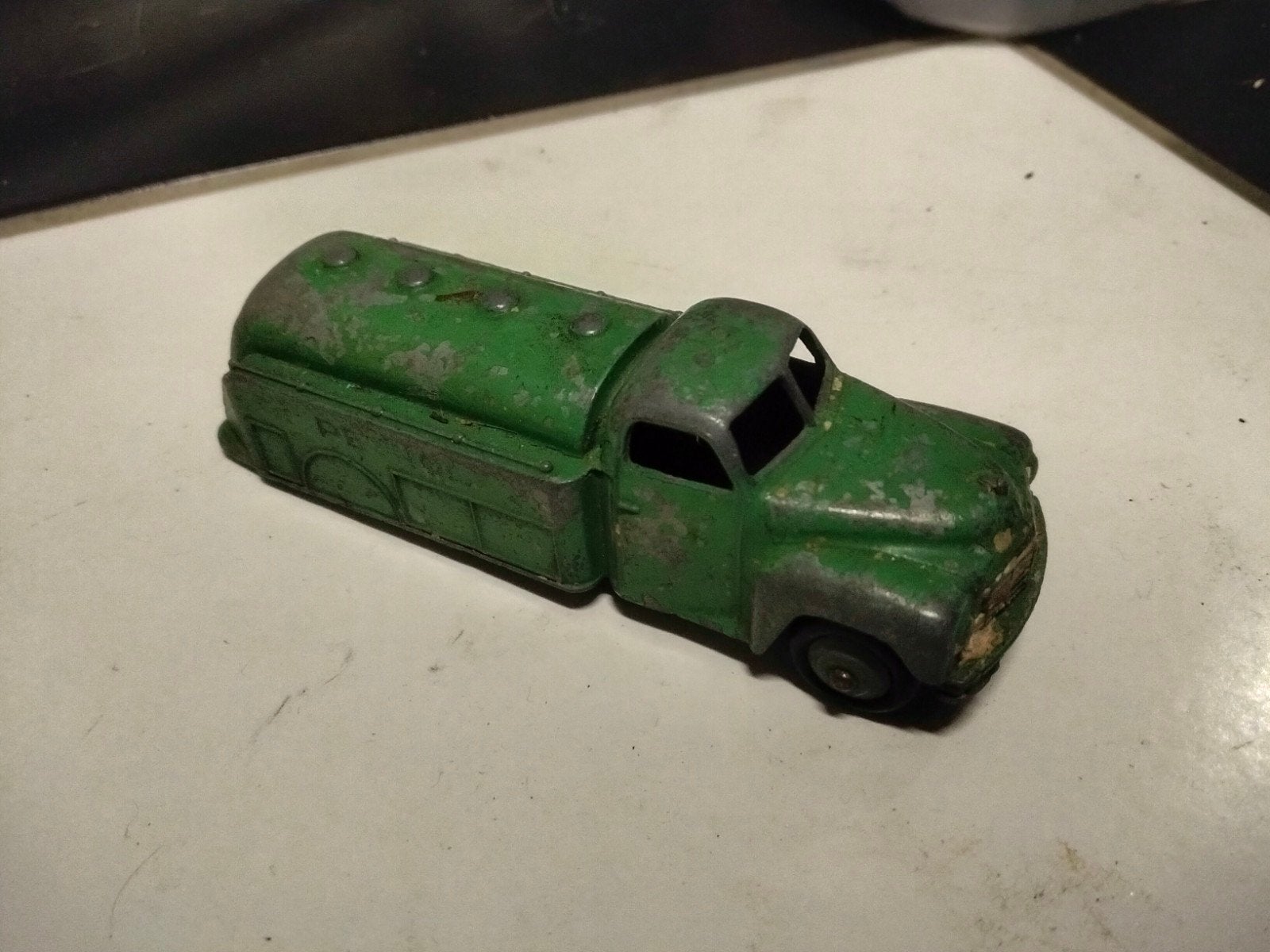 Studebaker petrol tanker dinky toys, Ophalen of Verzenden, Gebruikt, Bus of Vrachtwagen