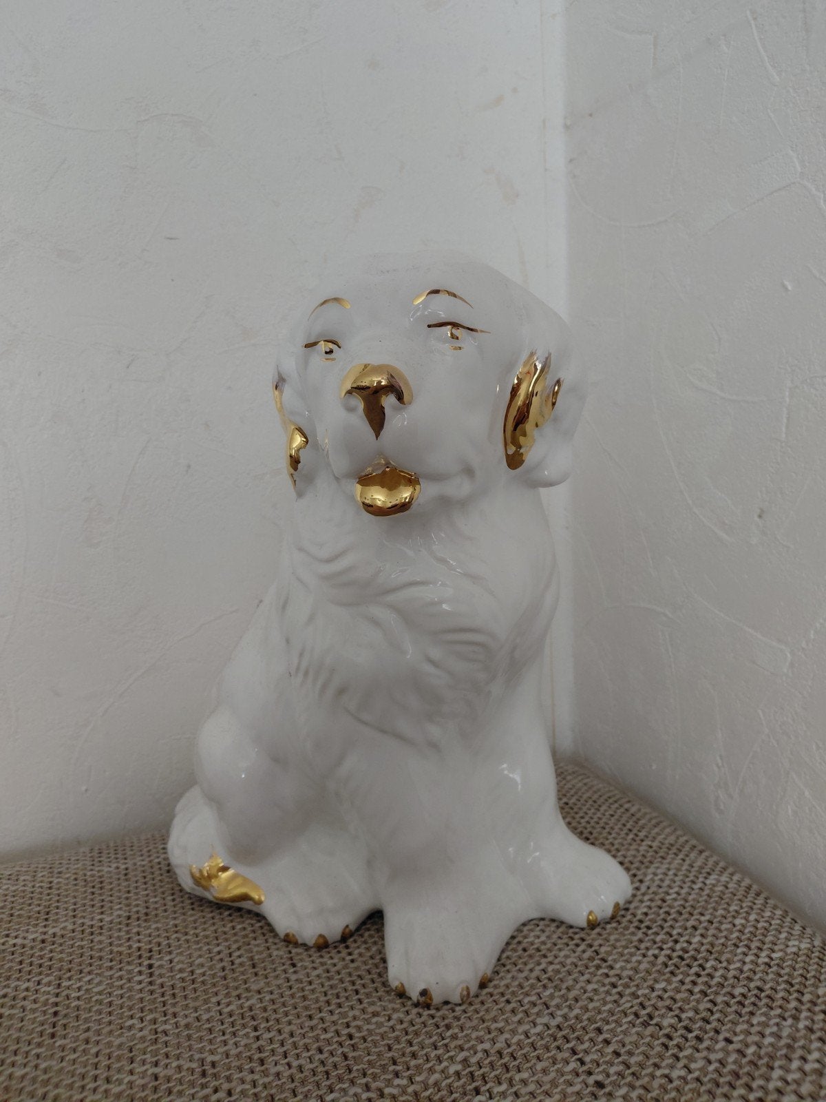 Vintage labrador met Gouden Accenten, Vintage, Ophalen of Verzenden, Zo goed als nieuw, Wit