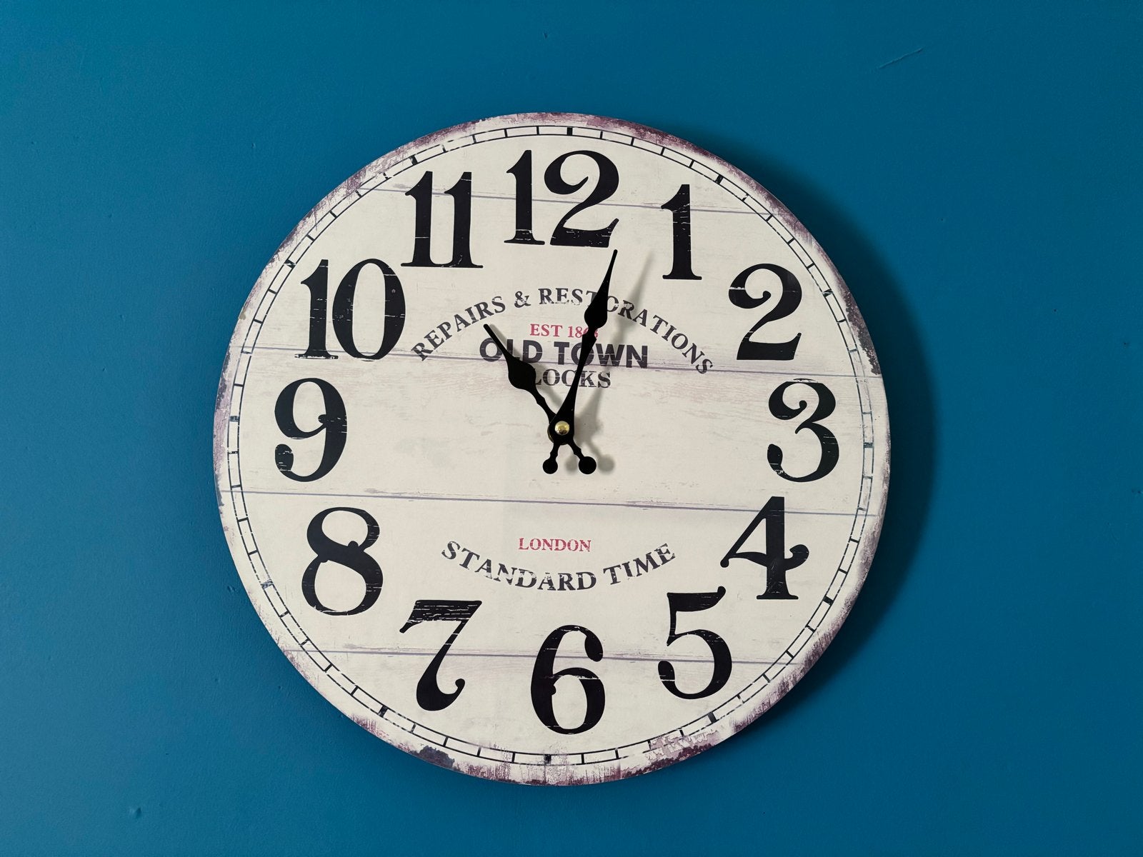 Vintage Wandklok "Old Town Clocks" - London Standard Time, Ophalen, Vintage, Analoog, Werkt op batterijen