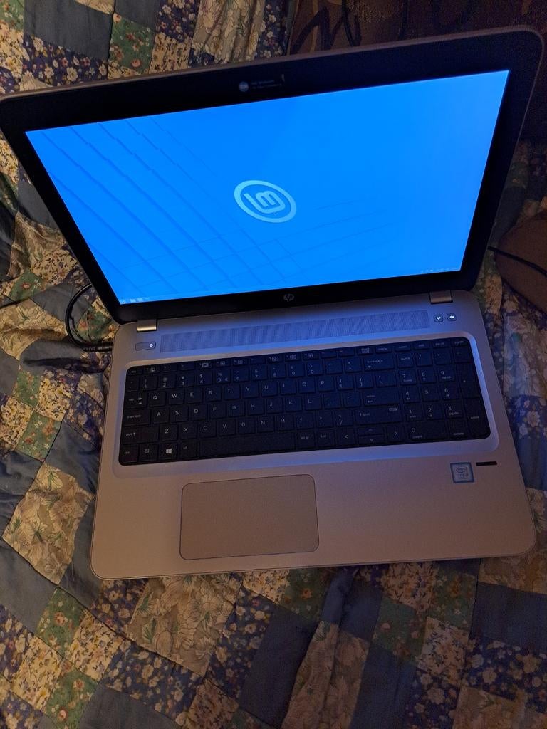 HP ProBook 450 G4 - i7, 16GB RAM, 256GB SSD, Linux Mint