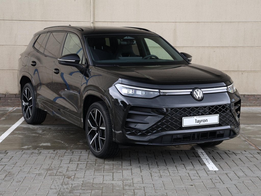 Volkswagen Tayron R-Line Edition 1.5 eHybrid 272 PK | Camera, Auto's, Volkswagen, Stof, 1498 cc, 4 cilinders, 2000 kg