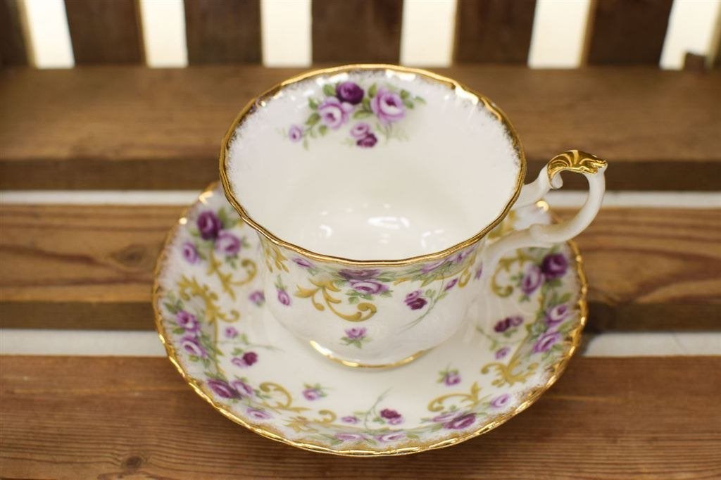 Royal Albert porseleinen kop en schotel 45246, Huis en Inrichting, Keuken | Servies, Gebruikt, Ophalen of Verzenden, Bord(en)
