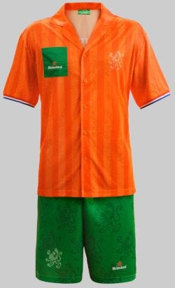 Oranje Heineken Voetbal pyjama L/XL, Sport en Fitness, Voetbal, Maat L, Ophalen of Verzenden, Nieuw, Set
