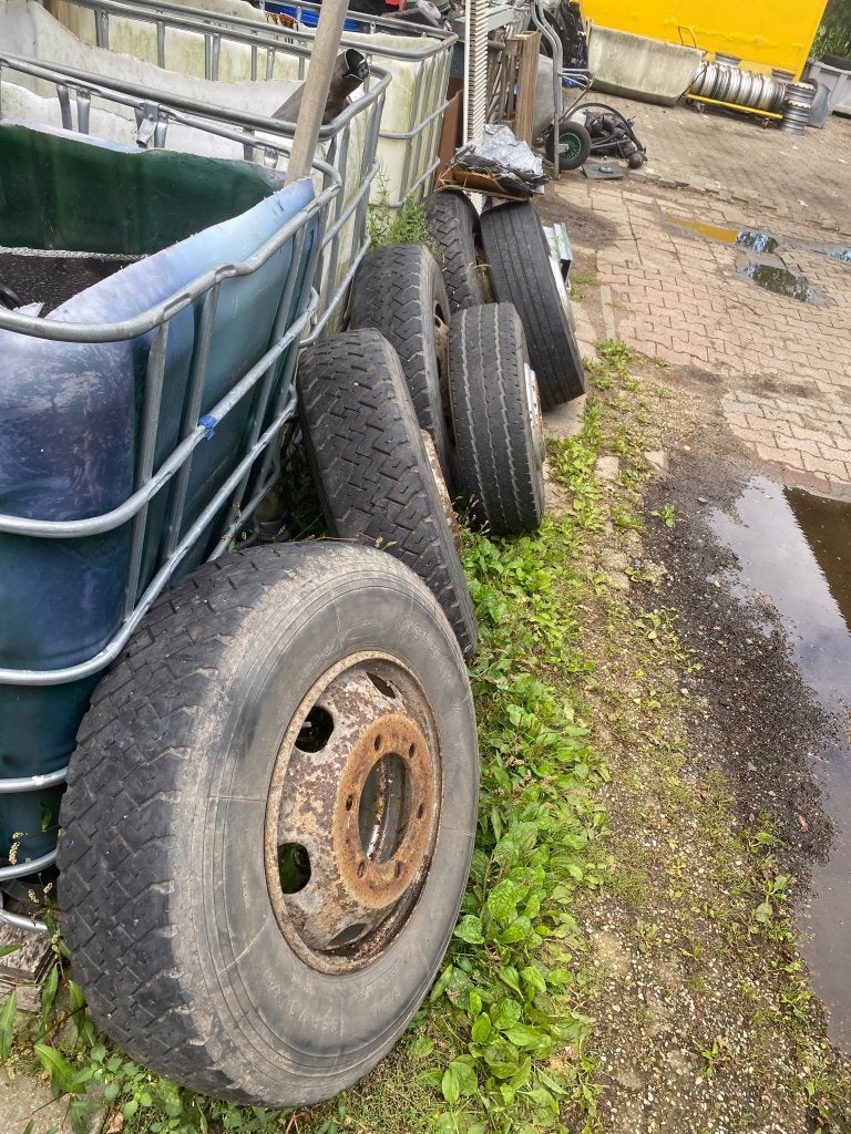 Mercedes 17.5 inc wielen met band 17.5 inc, Auto-onderdelen, Niet ingevuld, Gebruikt, Mercedes-Benz, Niet ingevuld