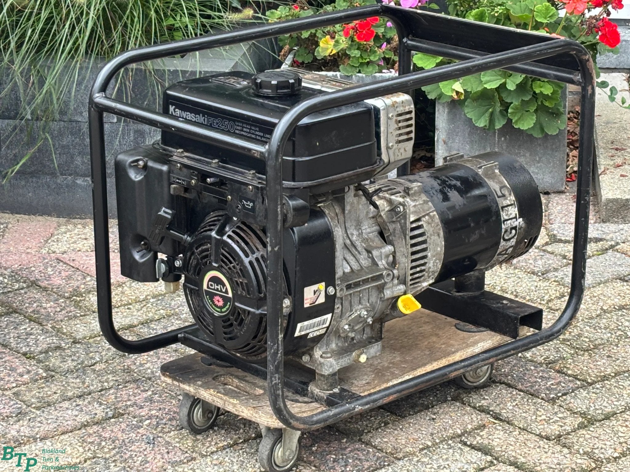 Kawasaki Gebruikte generator 4000 aggregaat
