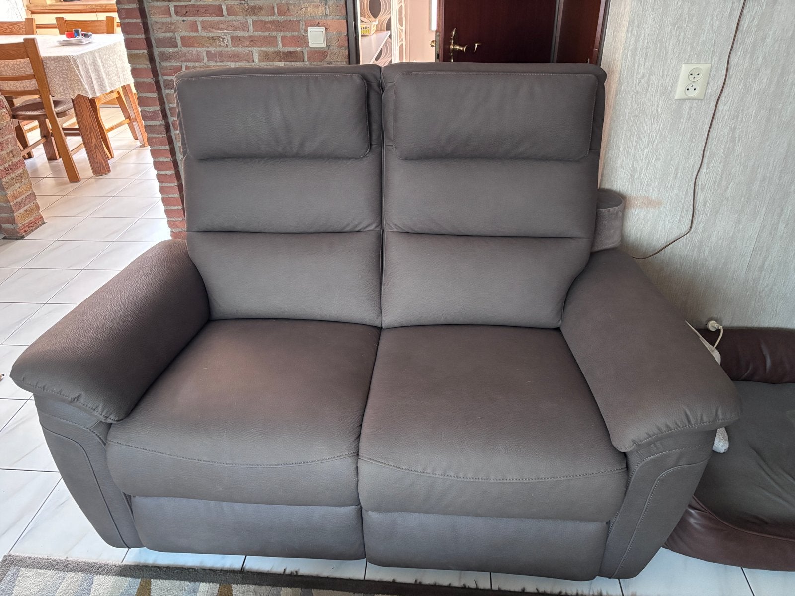 Comfortabele grijze bank met relaxfunctie (2 delen), Ophalen, Gebruikt, Driepersoons, 75 tot 100 cm