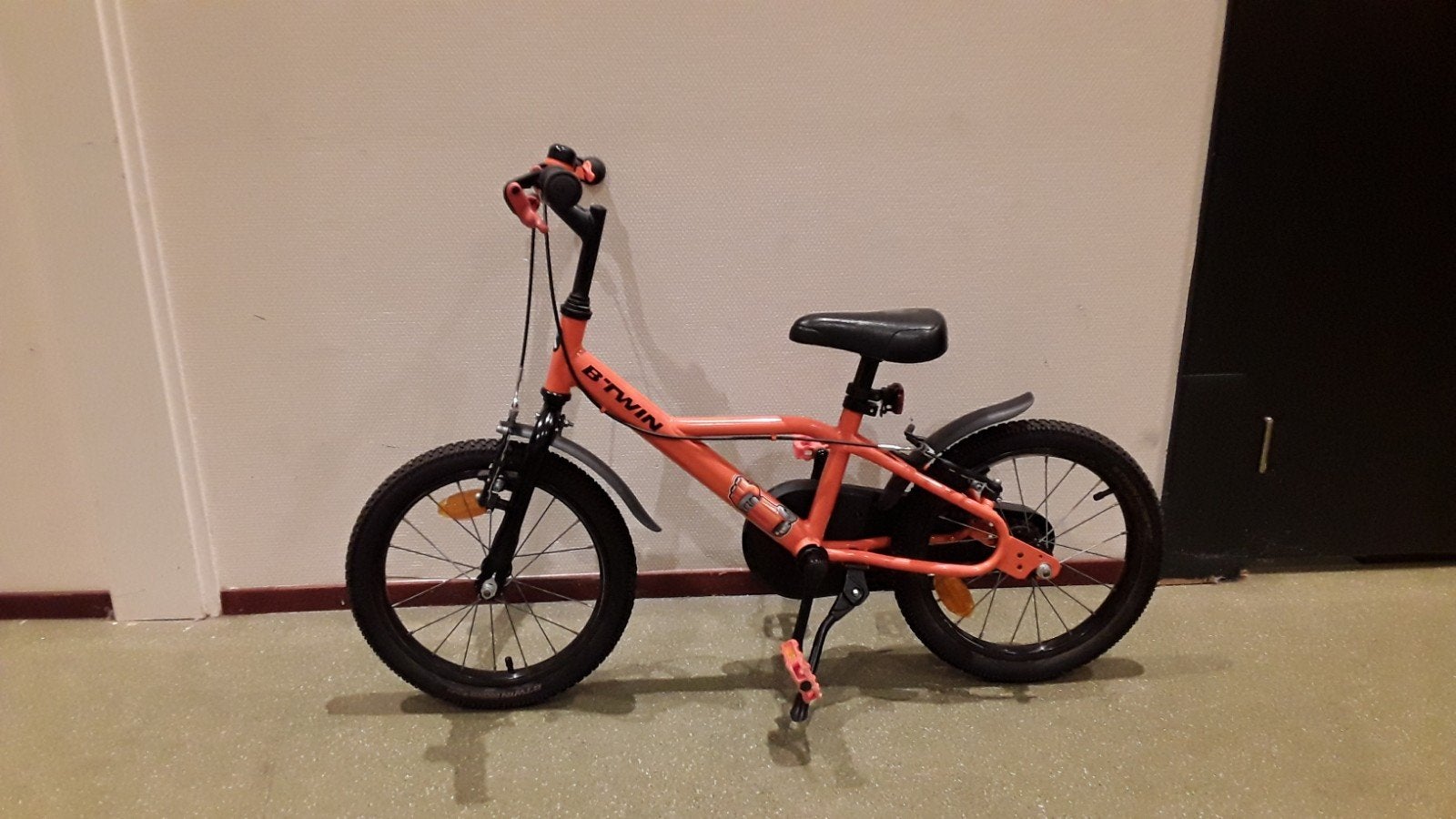 B'Twin kinderfiets 16 inch - Zo goed als nieuw, Terugtraprem, 16 tot 20 inch, Ophalen of Verzenden, Zo goed als nieuw