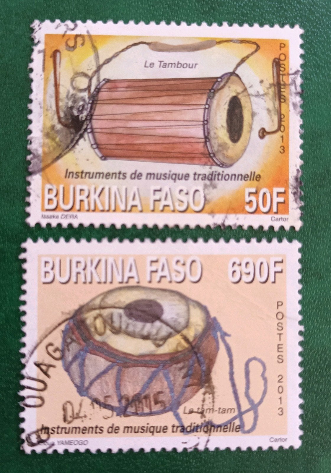 Burkina Faso 2013 ,2 pzs trad music instruments, Verzenden, Overige landen, Gestempeld