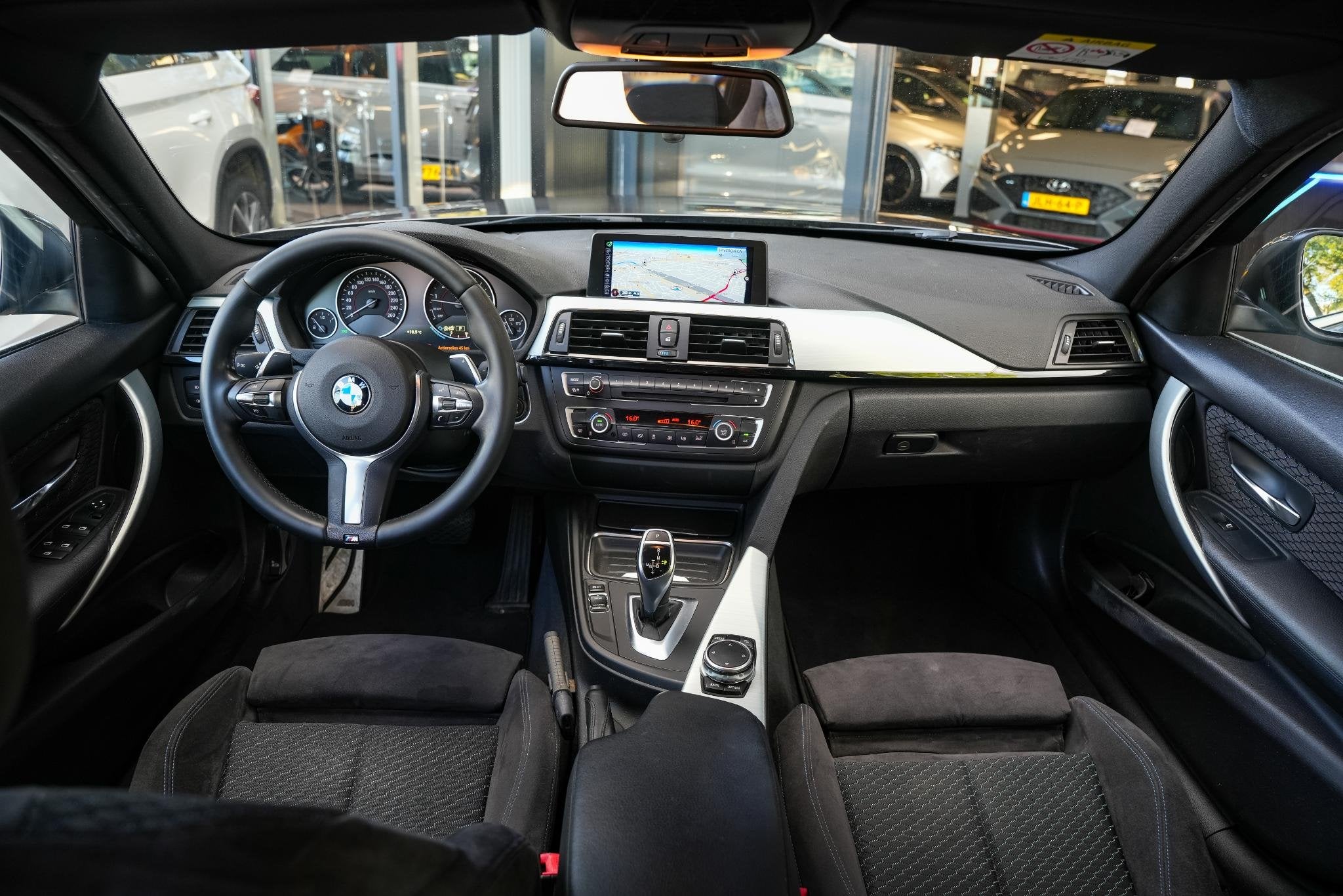 BMW 3-serie Touring 320i Executive M-Pakket Sportstoelen Alc, Auto's, Automaat, Gebruikt, 4 cilinders, Origineel Nederlands