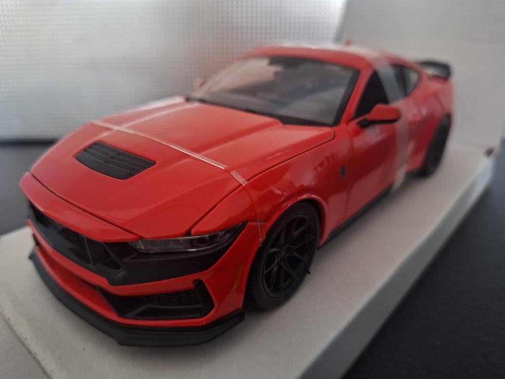 Ford Mustang Dark Horse 2024 Schaal 1:24, Maisto, Auto, Nieuw, Ophalen of Verzenden