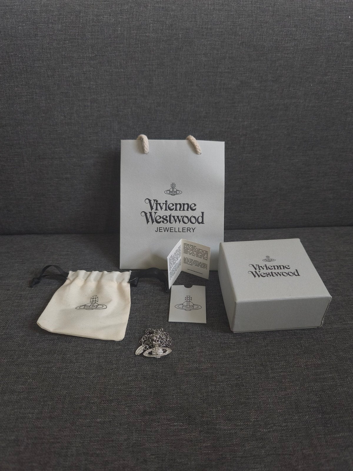 Vivienne Westwood ketting planeet zilver, Ophalen of Verzenden, Nieuw