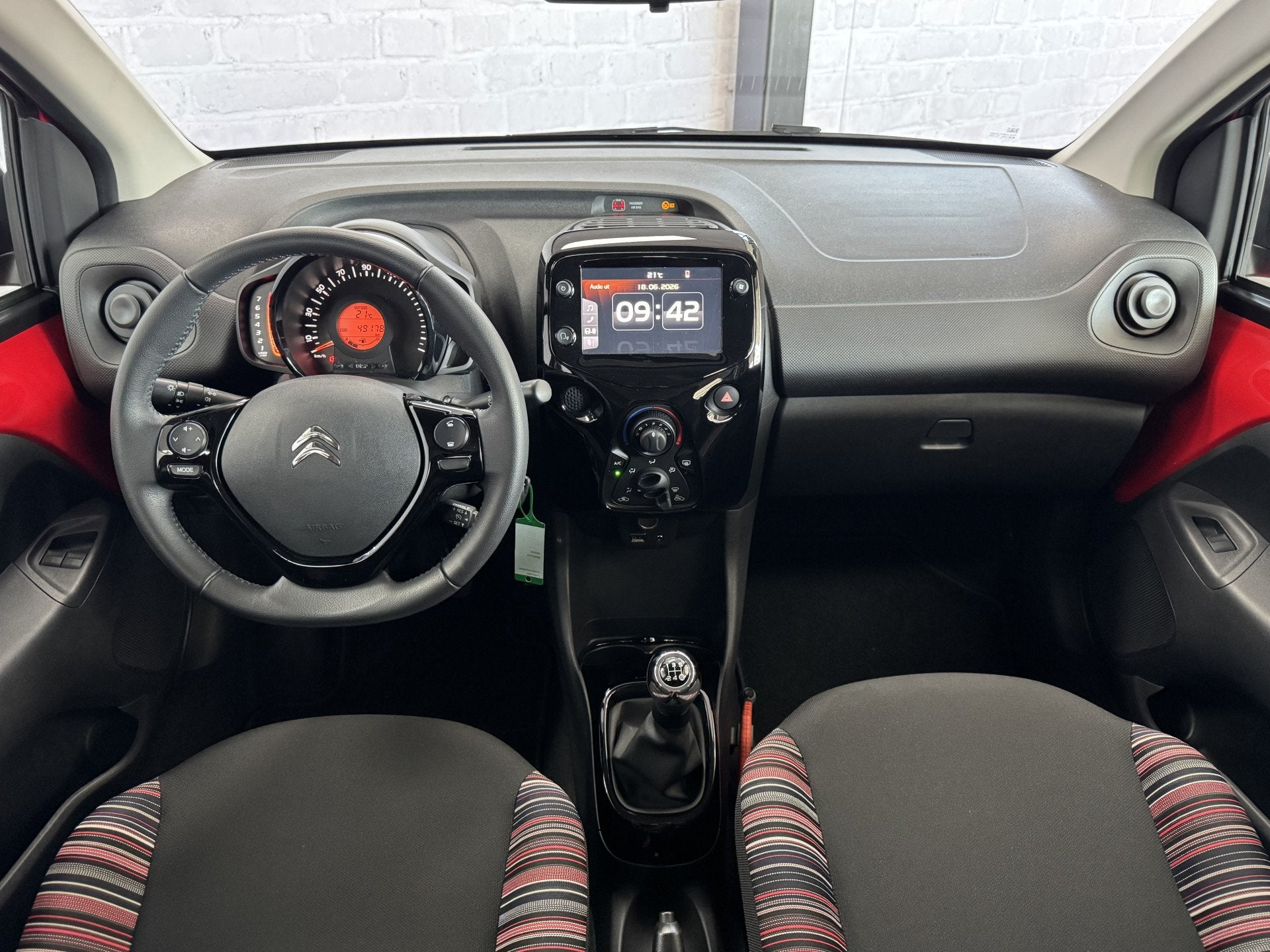 Citroën C1 1.0 VTi Shine Carplay Cruise Camera Airco, Auto's, Voorwielaandrijving, Stof, Gebruikt, 4 stoelen