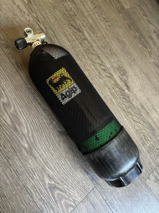 Duikfles 10L 232 bar staal, M25x2, Gekeurd tot april 2031, Watersport en Boten, Duiken, Ophalen, Duikfles