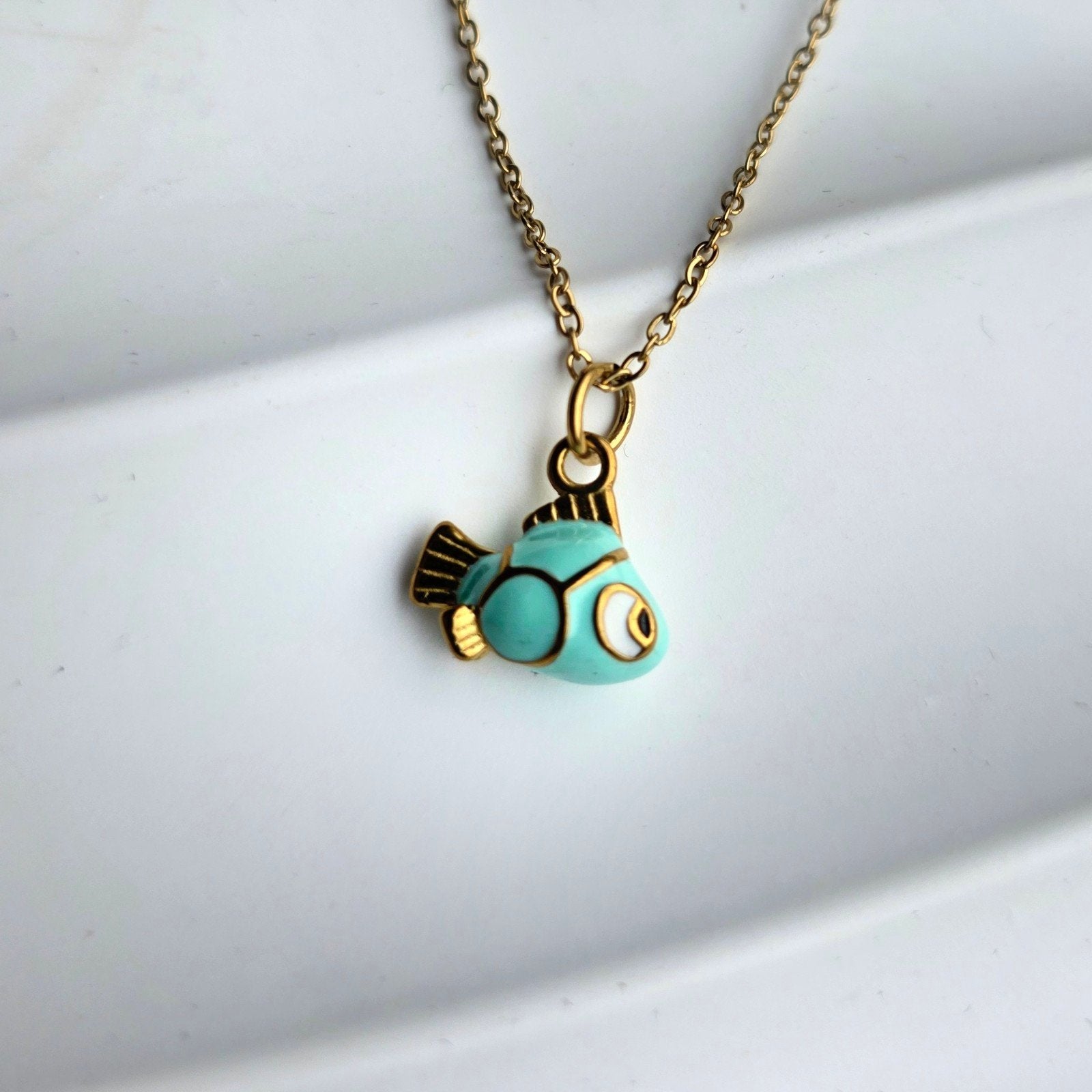 Roestvrijstalen ketting met blauwe vis hanger, Overige materialen, Verstelbaar, Blauw, Nieuw