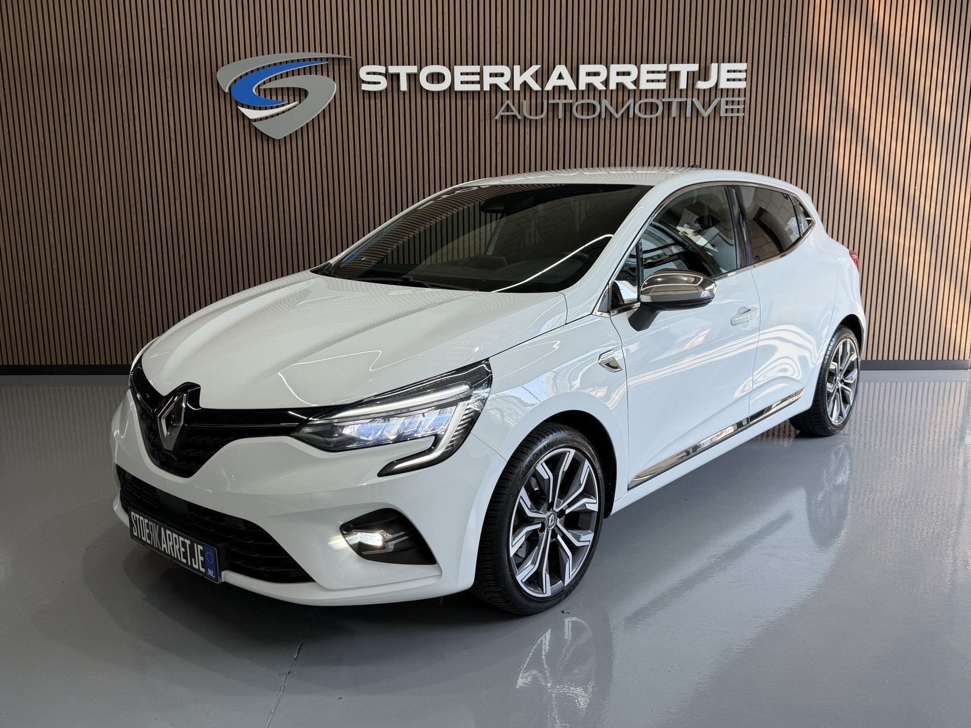 Renault Clio 1.3 TCe 130pk Edition One | Groot navi | Stoel&, 15 km/l, Gebruikt, Zwart, 4 cilinders