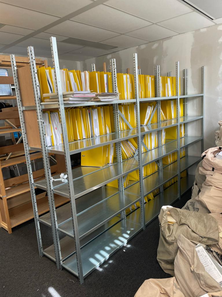 9x Metalen Archiefrekken - 305 cm lang, 30 cm diep, Huis en Inrichting, Kasten | Stellingkasten, Ophalen, Gebruikt