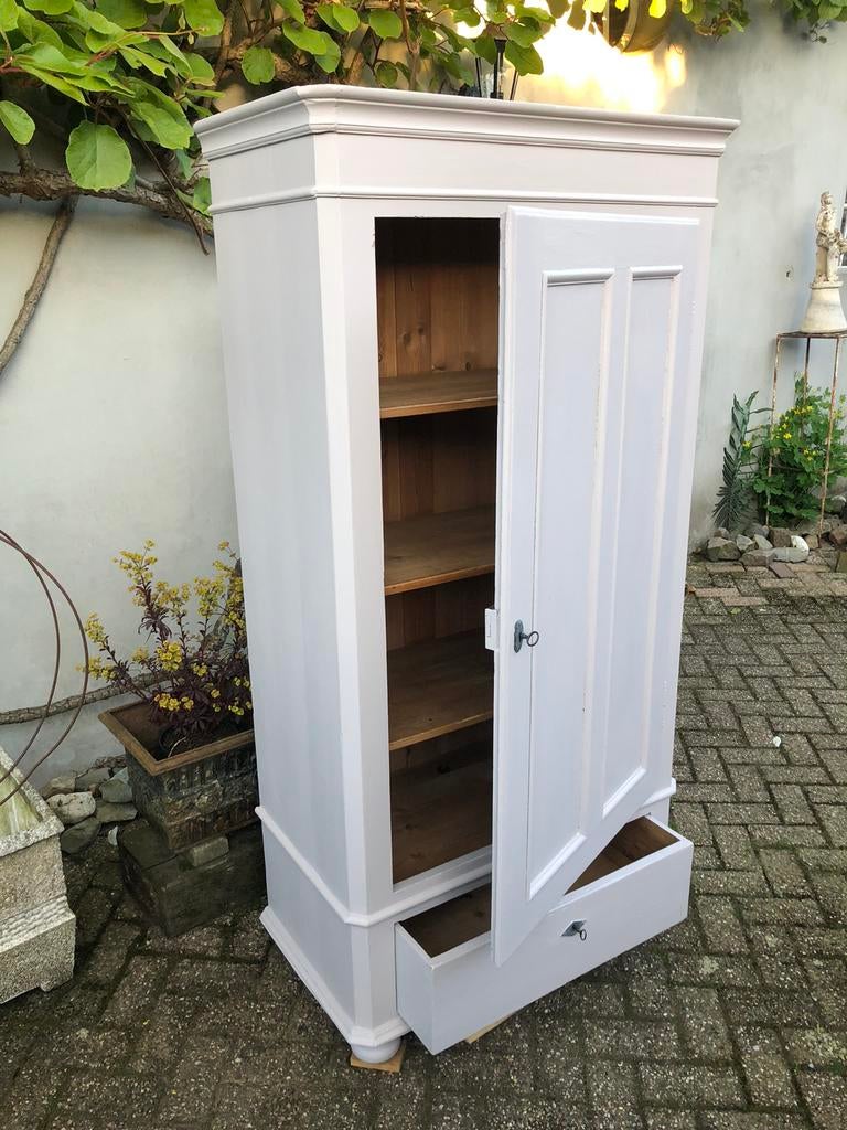 Deense eendeurskast/eendeurskast/brocante eendeurskast/kast, Antiek en Kunst, Curiosa en Brocante, Ophalen