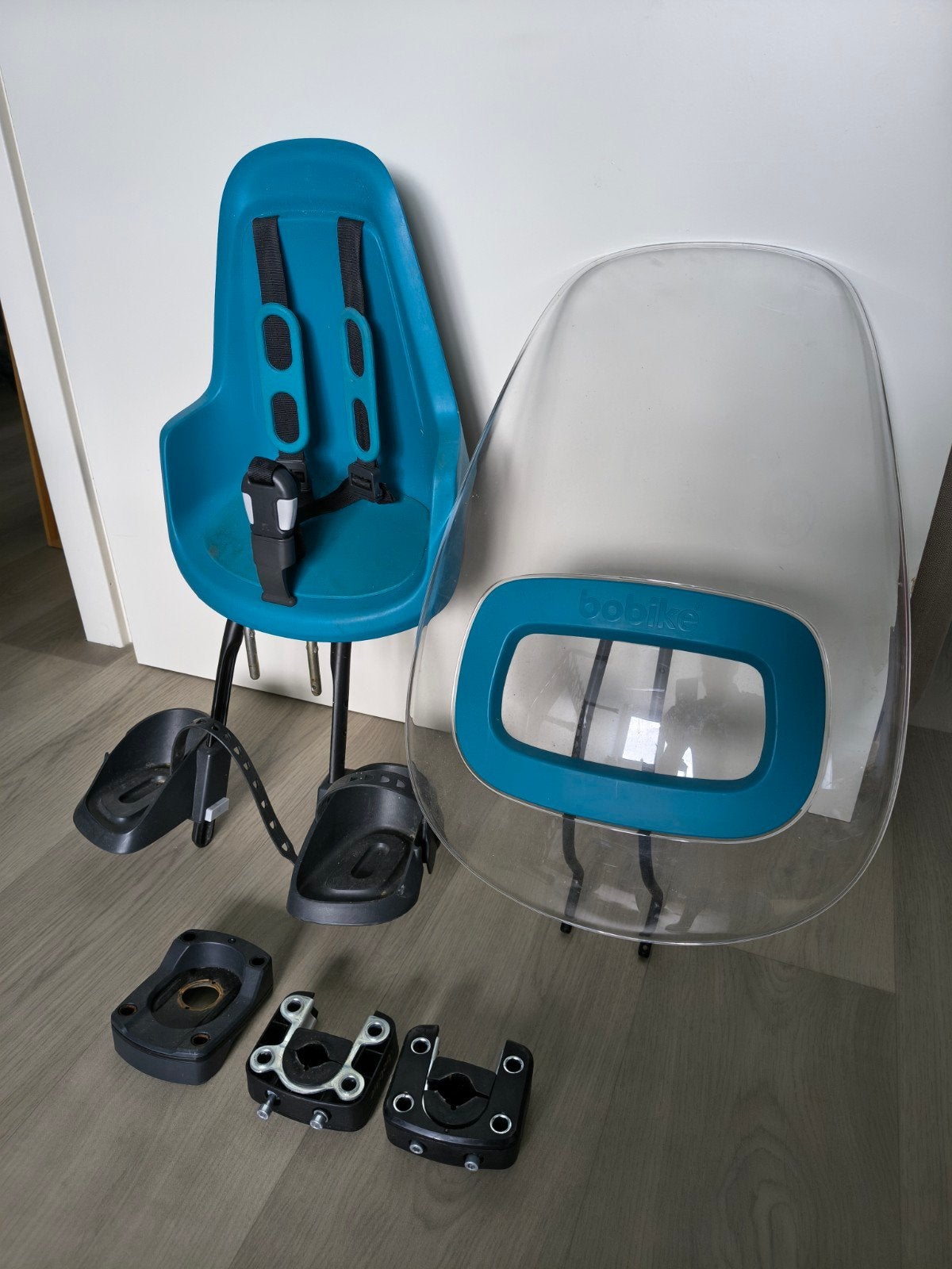 Bobike voorzitje fiets met windscherm (blauw), Fietsen en Brommers, Ophalen, Bobike, Gebruikt, Voetsteuntjes