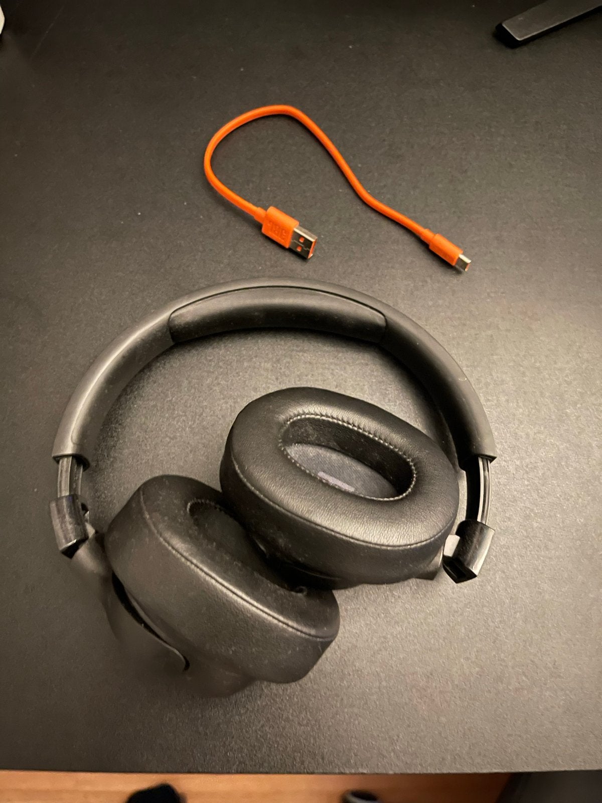 JBL Over-ear koptelefoon met oplaadkabel 760nc
