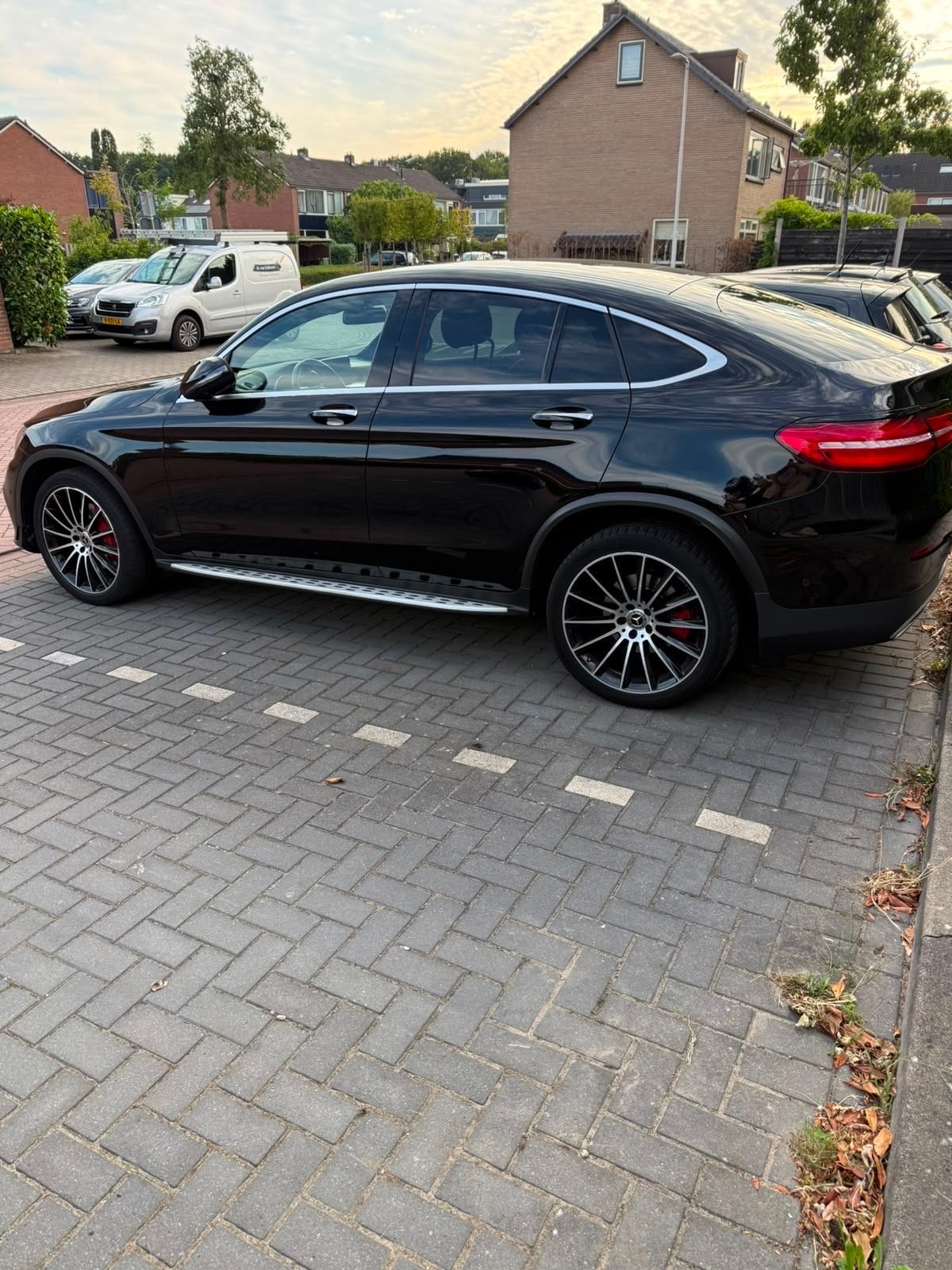 Mercedes-Benz GLC 220D COUPE AMG, Auto's, Automaat, Zwart, 4 cilinders, Zwart