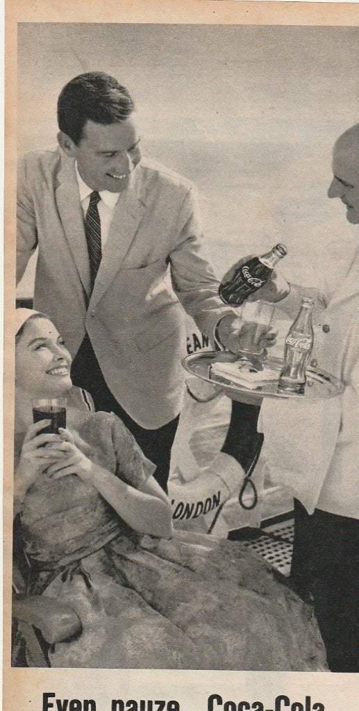Retro reclame 1962 Coca-Cola frisdrank bij London Ocean, Verzamelen, Retro, Verzenden, Overige typen
