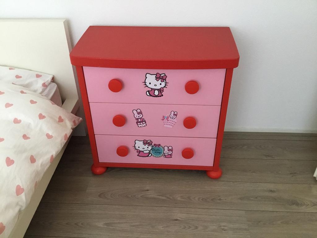Hello Kitty kastje, Huis en Inrichting, Ophalen of Verzenden, Zo goed als nieuw, Rechthoekig, Hout
