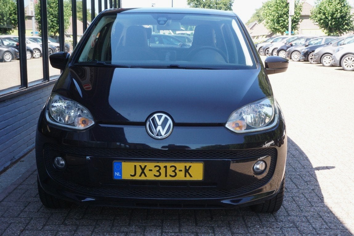 Volkswagen up! 1.0 high up! BlueMotion met nieuwe apk!, Auto's, Volkswagen, 12 maanden, Gebruikt, Leder en Stof, Zwart