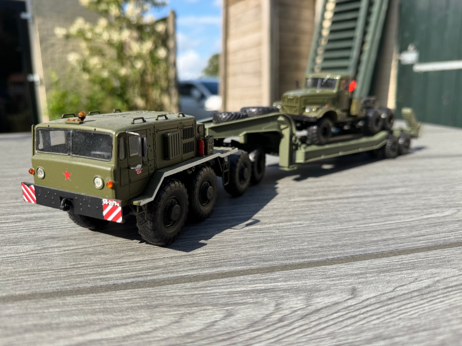 Maz-537 Tanktransporter Russisch Leger 1:43 (AVD MODELS), Ophalen, Zo goed als nieuw, Bus of Vrachtwagen, Overige merken