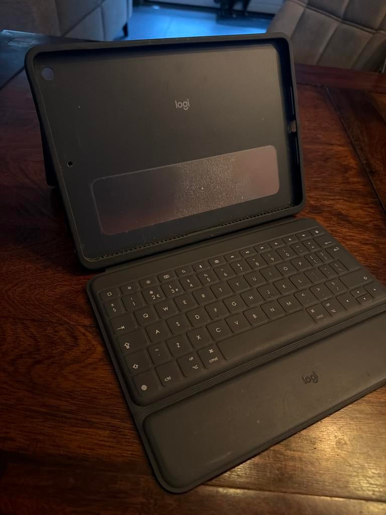 Logitech Folio Toetsenbord Hoes voor iPad 6e Generatie, Computers en Software, Apple iPads, Gebruikt, Apple iPad, Ophalen of Verzenden