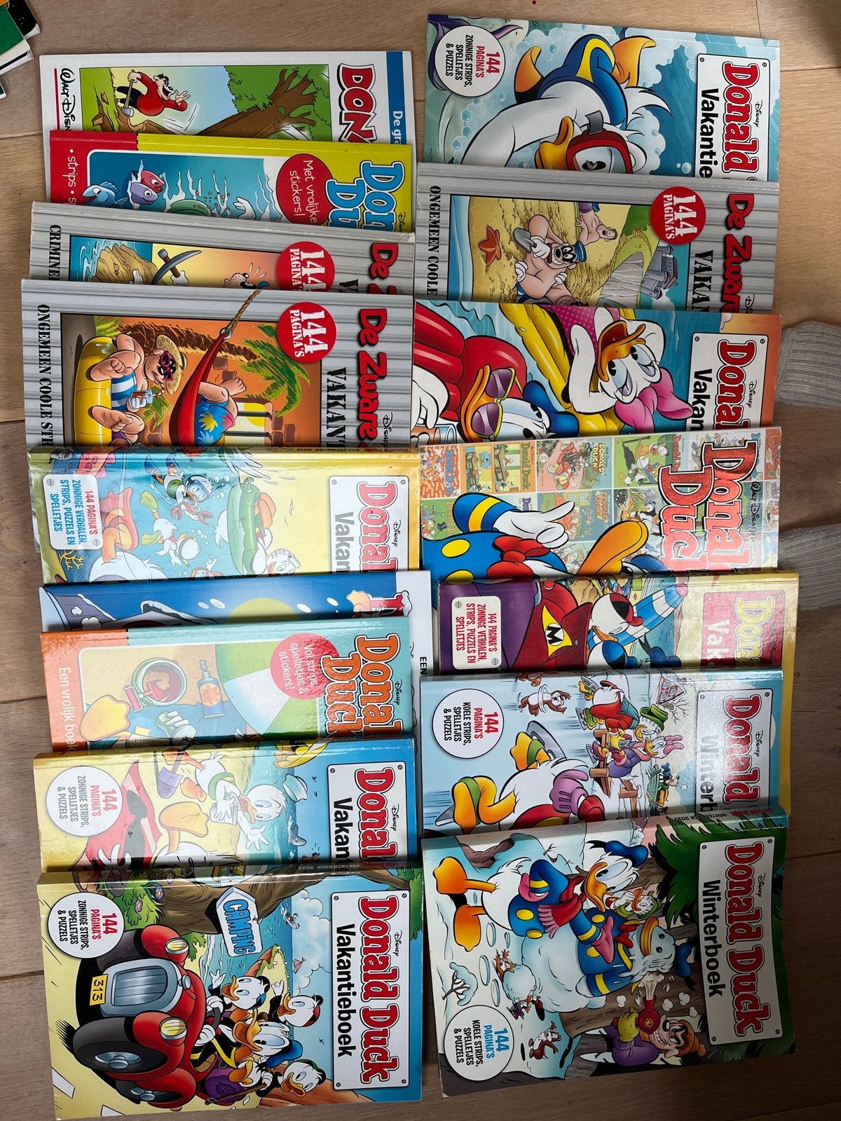 Grote collectie Donald Duck pockets (groot en 16 stuks), Meerdere stripboeken, Ophalen of Verzenden, Gelezen